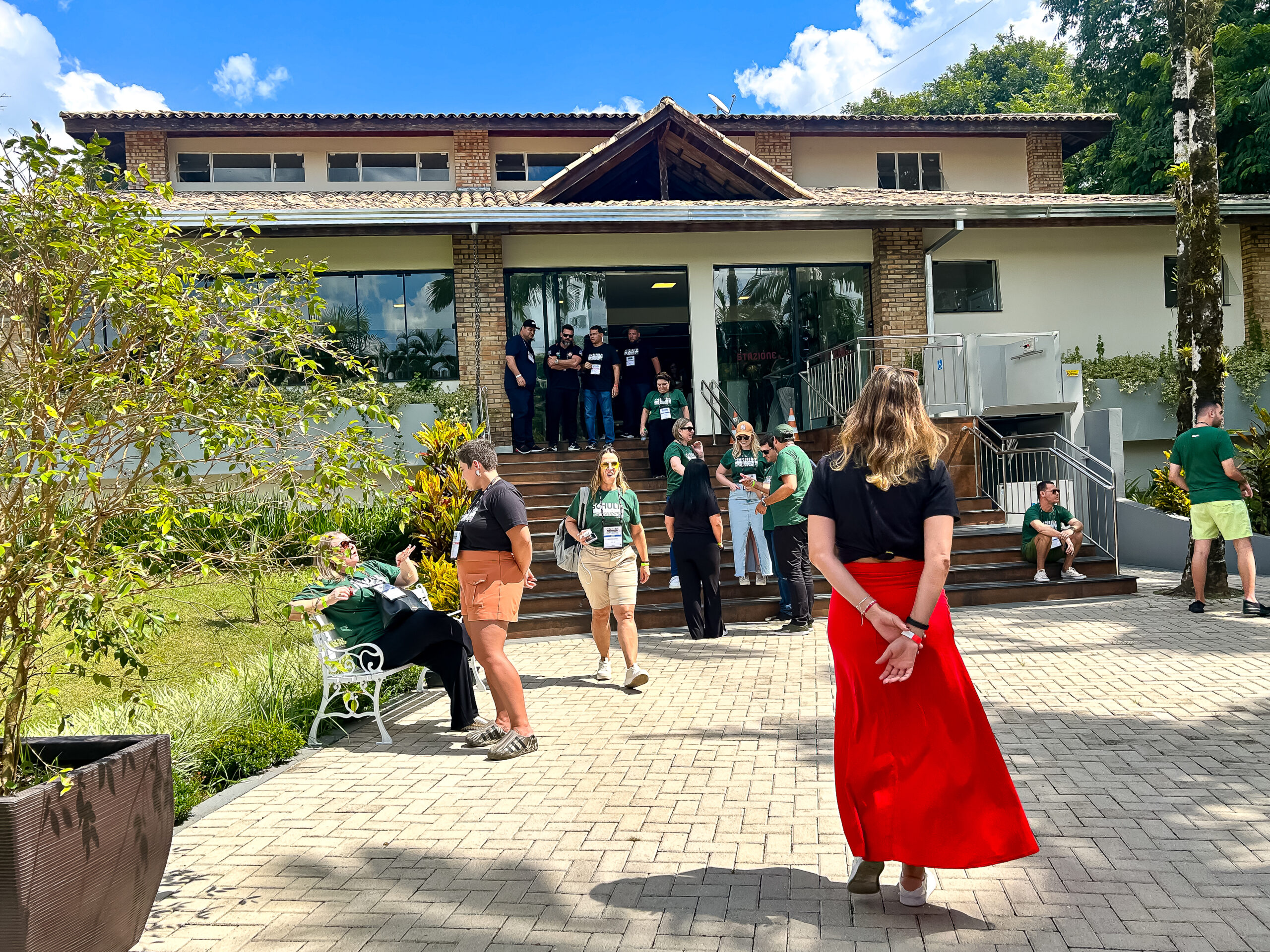 Na Stazione os agentes puderam comer barreado