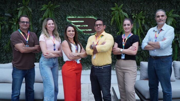 Reservia reforça time comercial com novos executivos de vendas 1 Novos integrantes da Reservia respectivamente Nelson Dominicis Juli Ceccatto Debora Matos Jorge Lima Lisa Maximino e Paula Barnabe. DivulgacaoReservia 2 scaled e1742232182496 Reservia reforça time comercial com novos executivos de vendas
