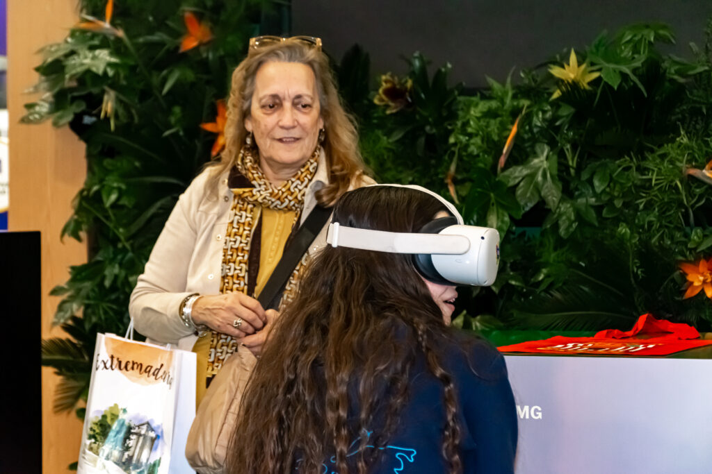Os visitantes ficaram encantados com as belezas naturais do Brasil através da realidade virtual