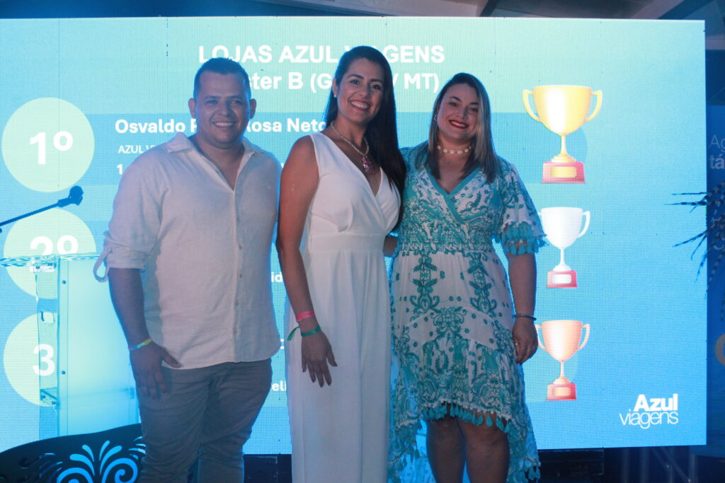 Osvaldo Pinto Rosa Neto, da Catalão, Élida Cristina da Silva, da GS, e Mariliane Nogueira, da Blue Trip Centro Oeste