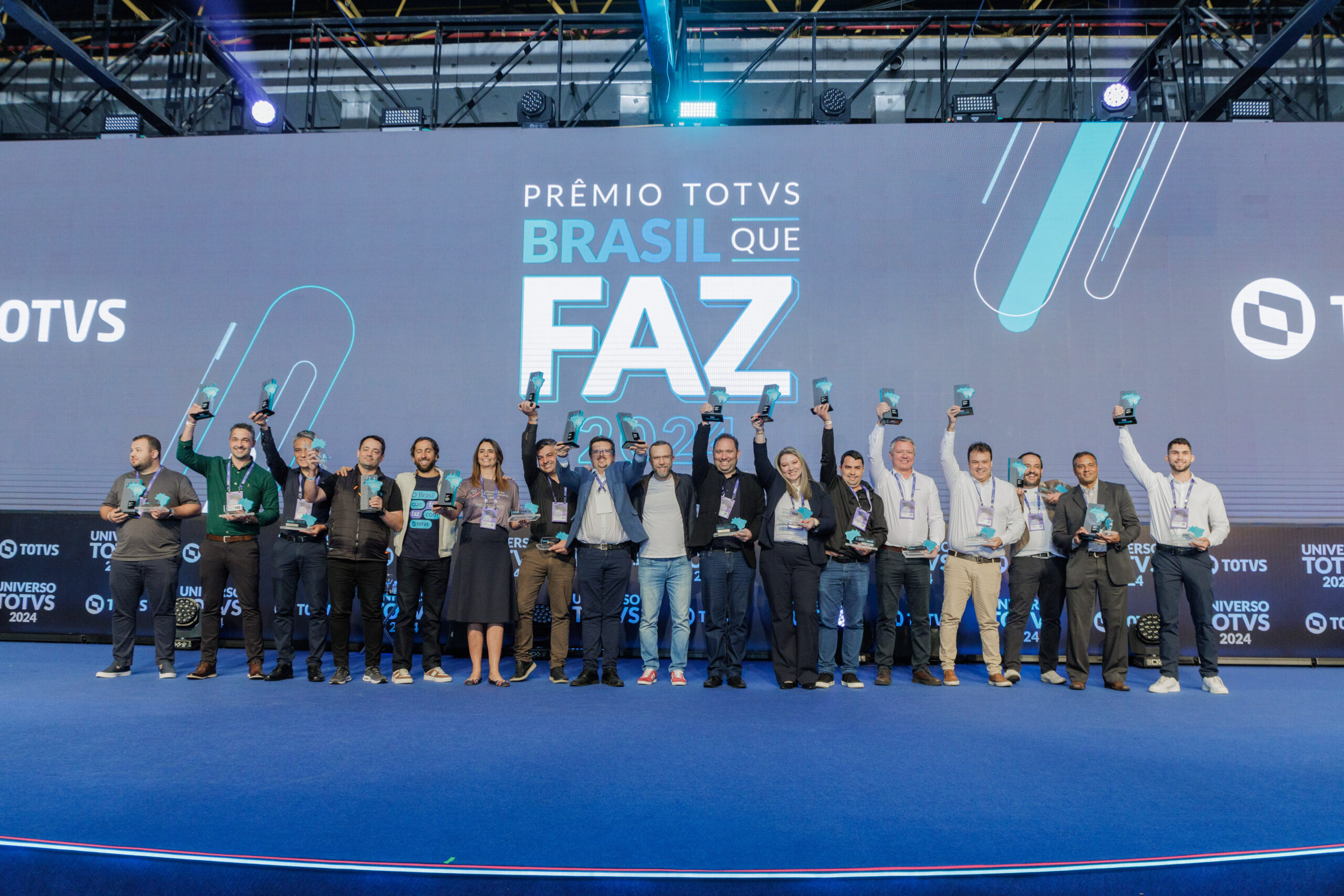 Prêmio TOTVS Brasil que FAZ abre inscrições para cases de tecnologia no setor hoteleiro 1 Premio TOTVS Brasil que FAZ vencedores 2024 1 scaled Prêmio TOTVS Brasil que FAZ abre inscrições para cases de tecnologia no setor hoteleiro