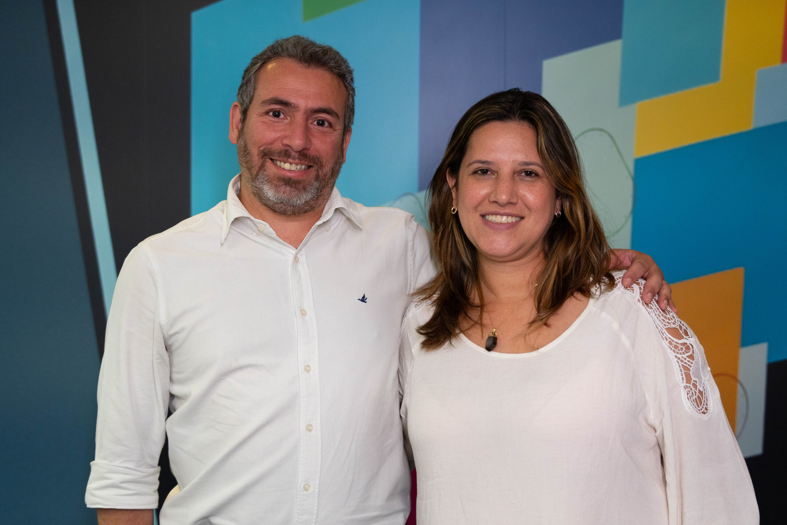 Azul Viagens anuncia nova gerente para área de Operações e Qualidade 1 Ricardo Bezerra, gerente sênior da Azul Viagens e Alessandra Castro, nova gerente de Operações e Qualidade da Azul Viagens (Divulgação/Azul/Rafael Torres)