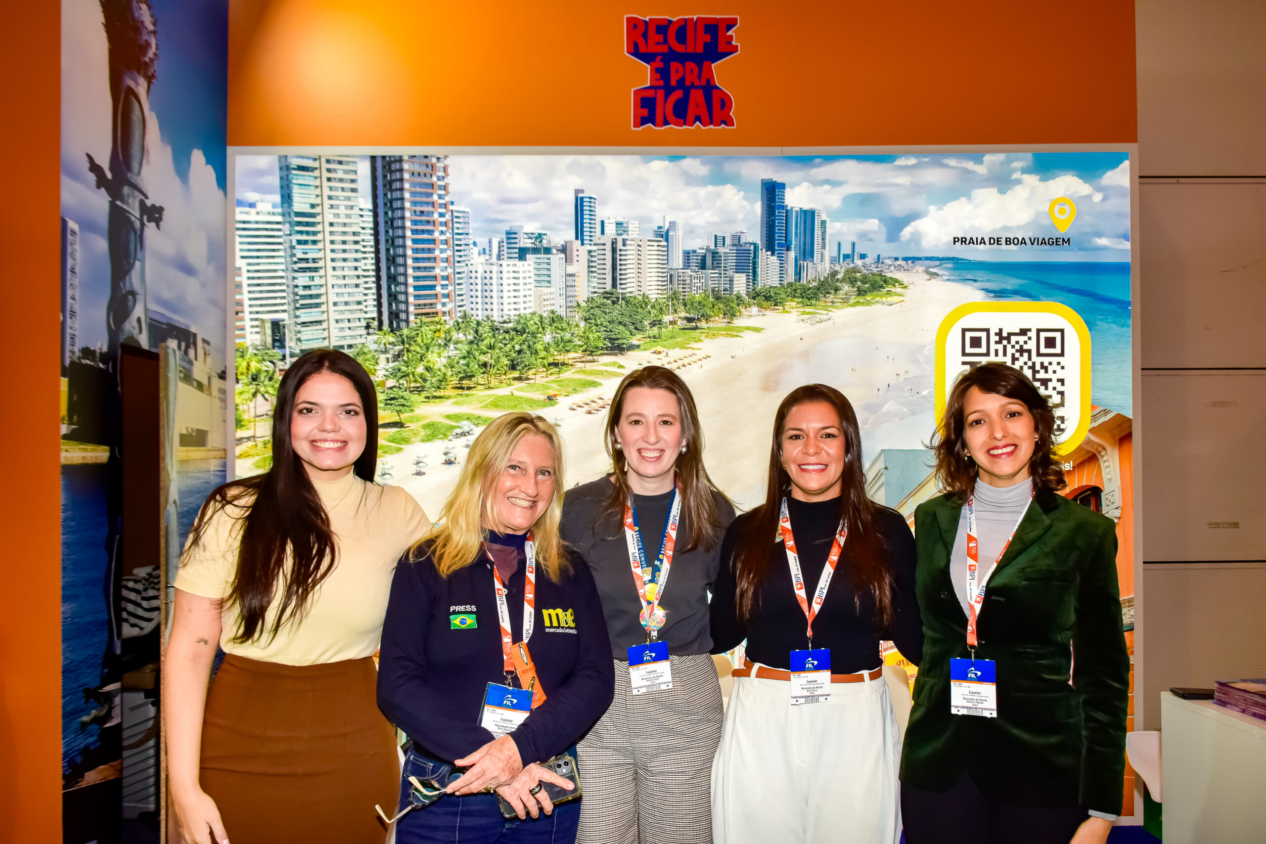 Rosa Masgrau, do M&E com a equipe do Turismo do Recife na BTL 2025 Rosa Masgrau, do M&E com a equipe do Turismo do Recife na BTL 2025