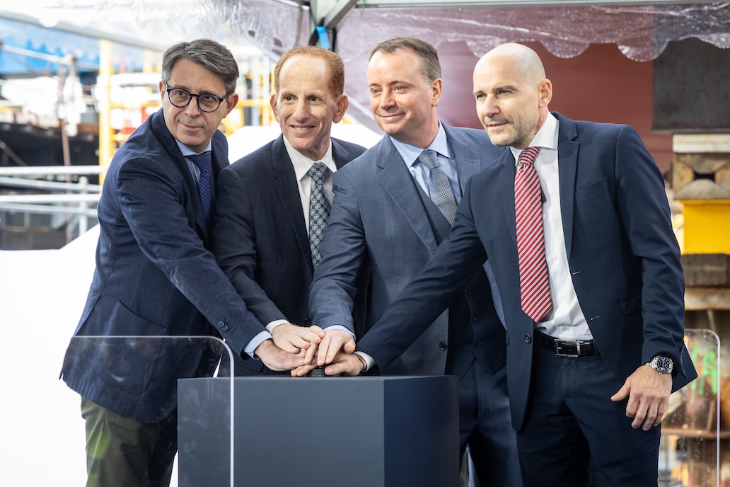 Regent Seven Seas Cruises avança na construção do novo Seven Seas Prestige 1 Seven Seas Fincantieri Coin Ceremony 3 Regent Seven Seas Cruises avança na construção do novo Seven Seas Prestige