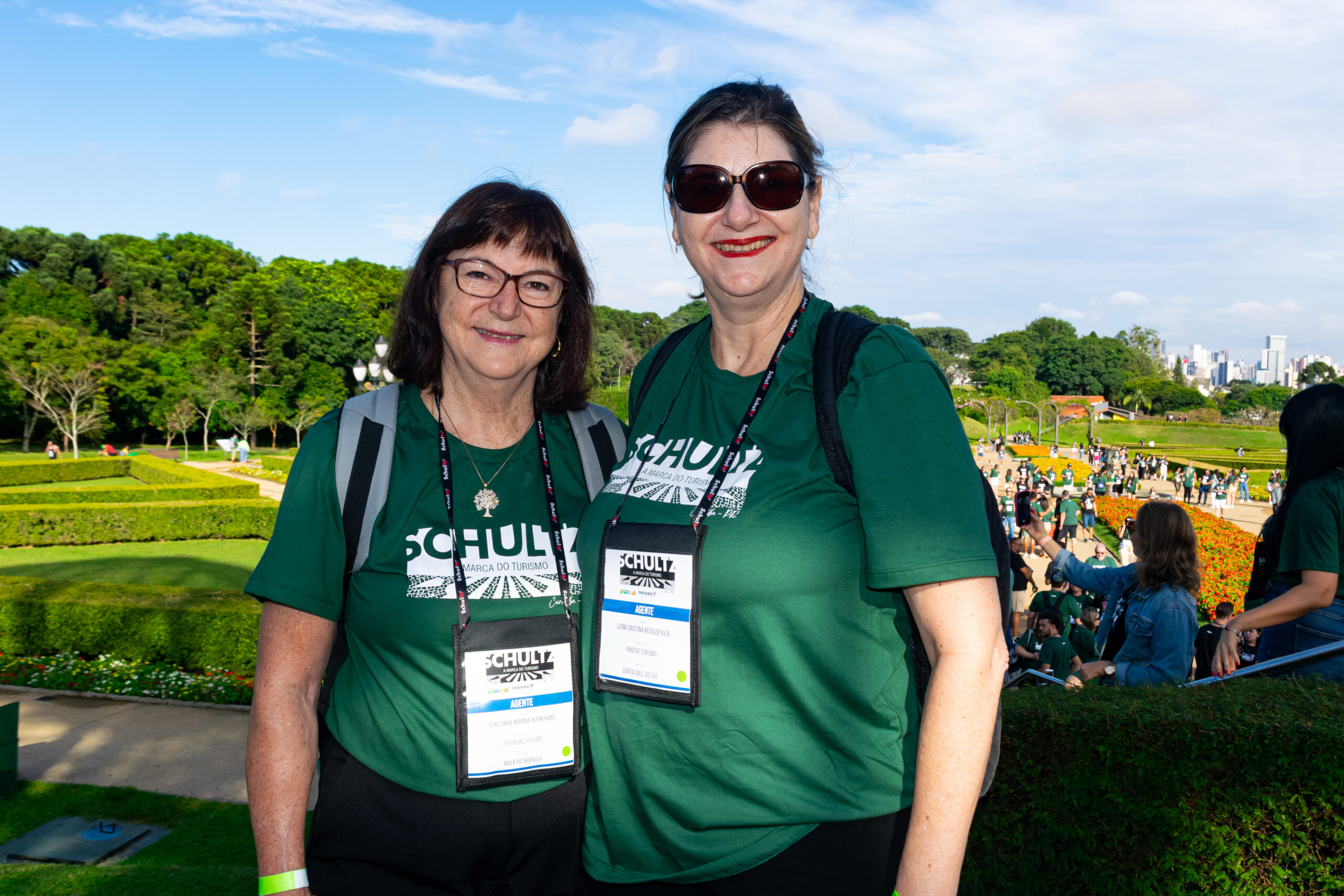 Teresa Haas, da Zeppelin Turismo e Leoni Vila, da Pantur Turismo