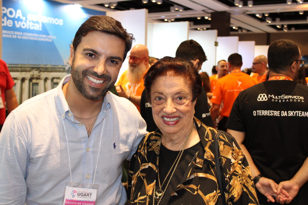 Victor Hugo, da Victor Travel, com Tia Iara