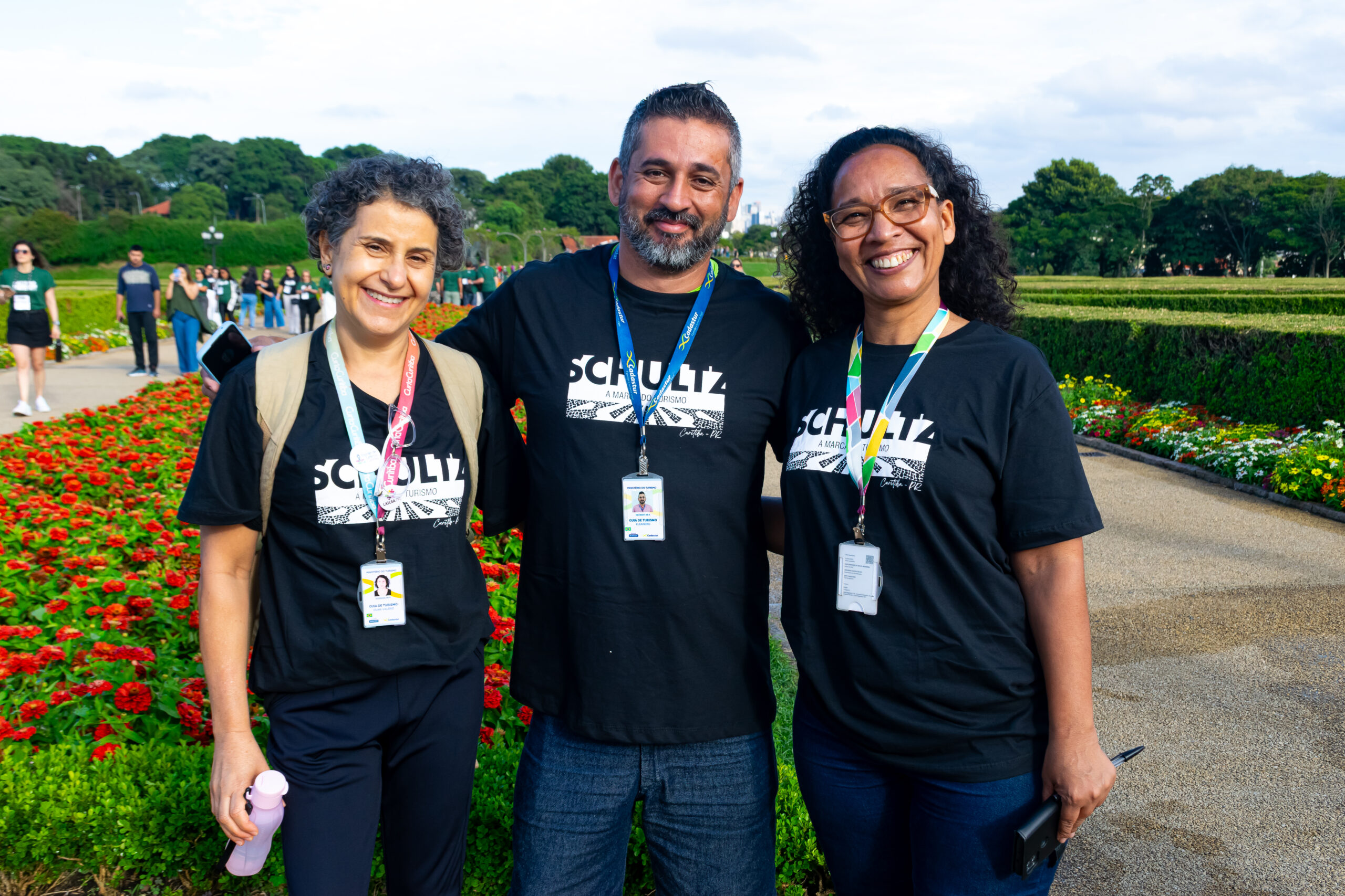Vilma Valério, Eleandro e Rute Moreira, guias de turismo que acompanharam a convenção no passeio