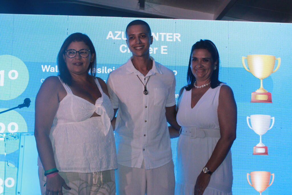 Walmara Brasileiro, Sérgio da Silva, e Andrea Pelegrino, vencedores do AzulCenter (Call Center)