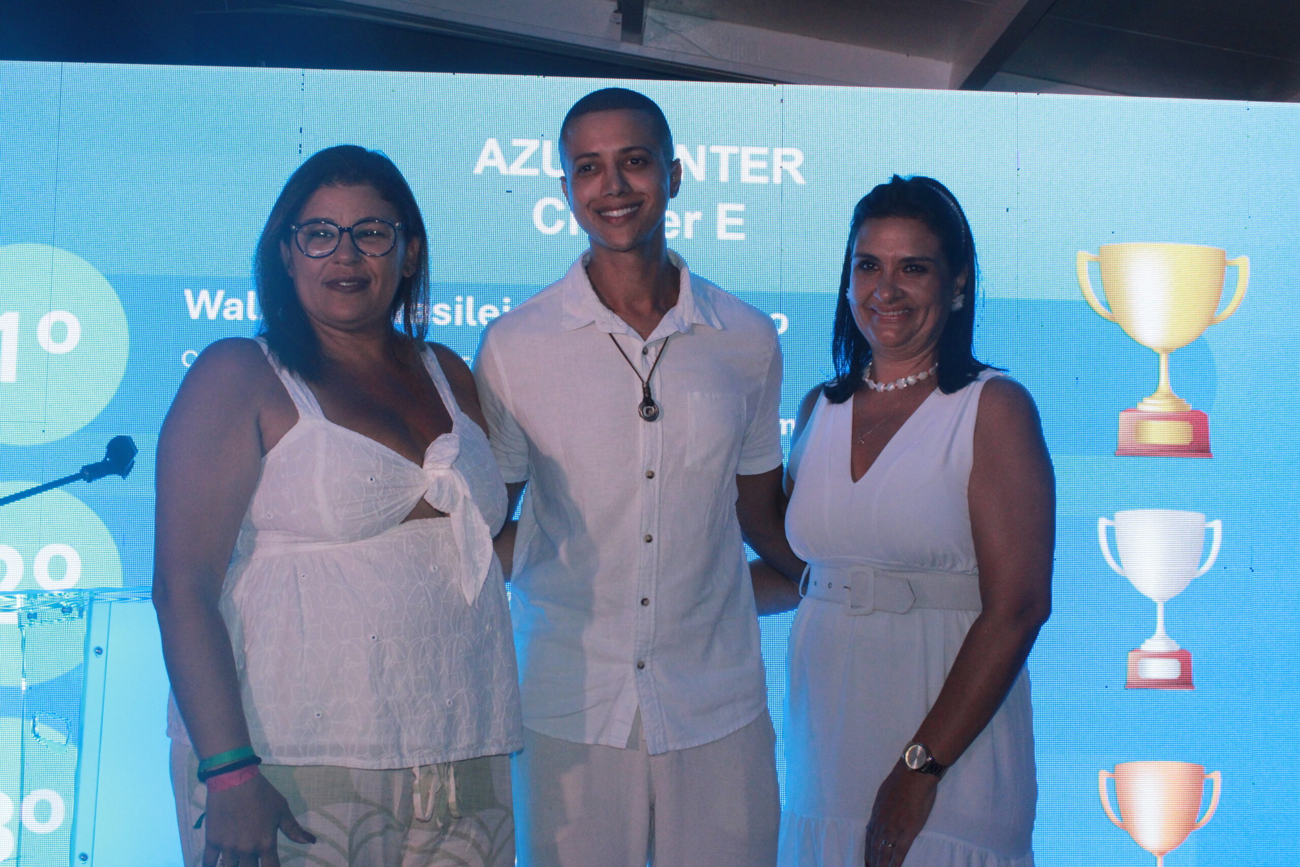 Walmara Brasileiro, Sérgio da Silva, e Andrea Pelegrino, vencedores do AzulCenter (Call Center)