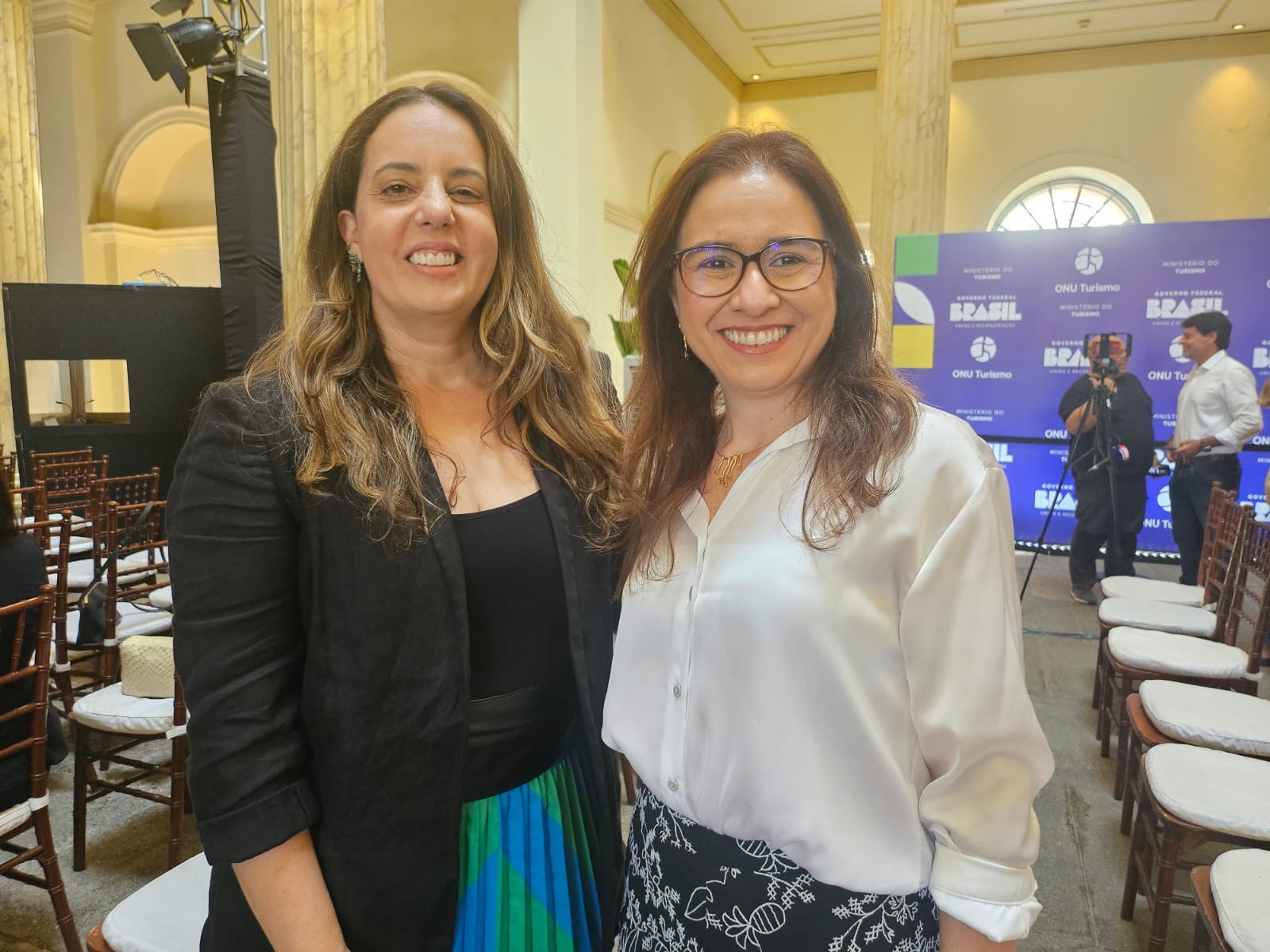 Marina Figueiredo, da Braztoa e Ana Carolina Medeiros, da Abav