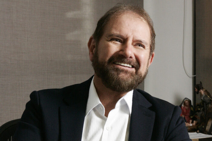 Guilherme Paulus será homenageado na Expotel em São Paulo 1 Com mais de 50 anos de atuação no setor, Paulus se consolidou como um dos principais nomes da hotelaria nacional (Divulgação/Expotel)