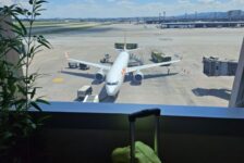 Inflação: preço de passagens aéreas é o único a sofrer queda em abril, aponta IBGE