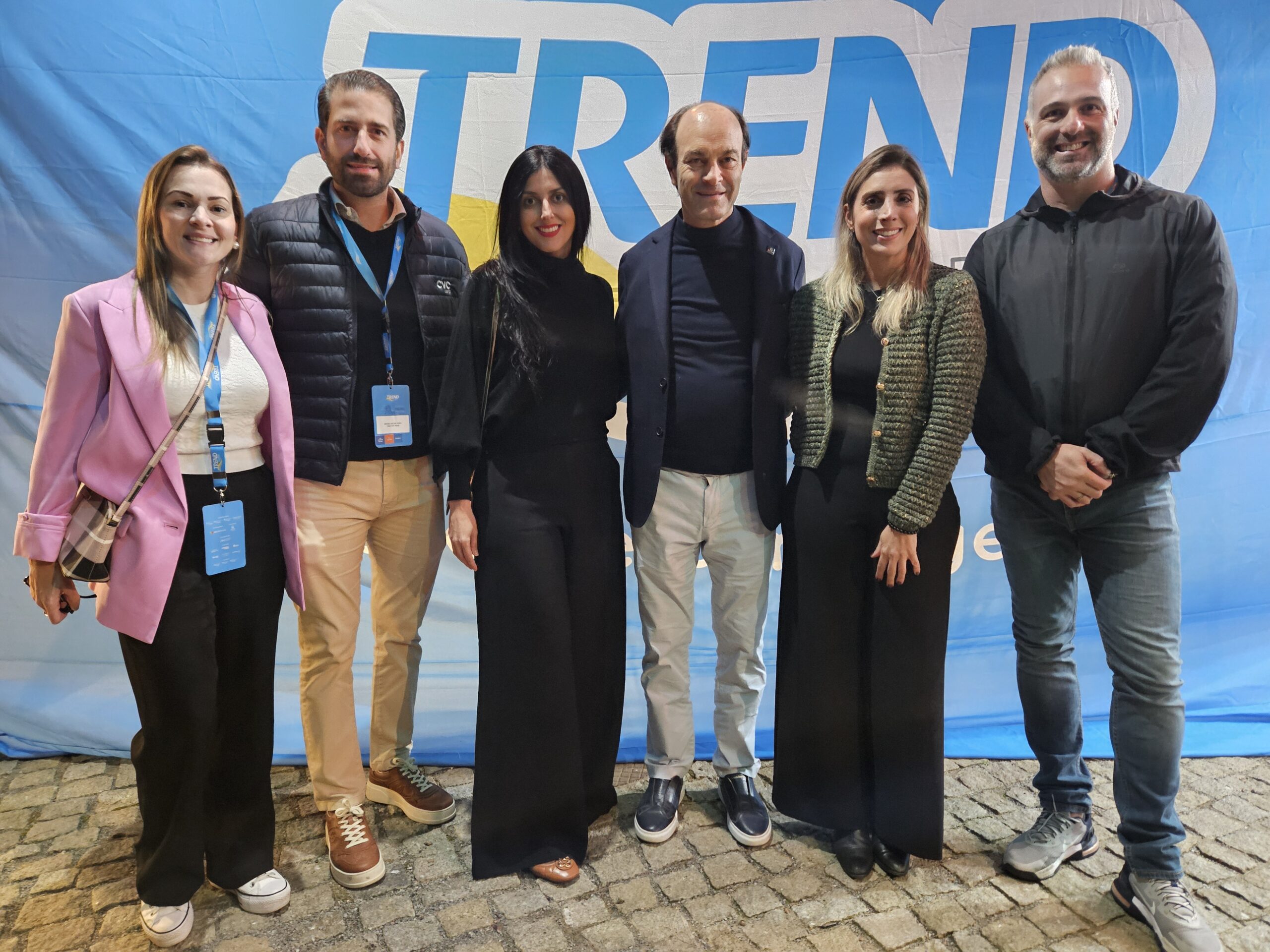 Jose Santos, do Turismo do Alentejo PPT, entre Nathália Pacheco, Paula Rorato e Fabrício Romero, da CVC Corp, Ana Paula Weiss, da Ávoris, e Bruno Heleno, da Trend