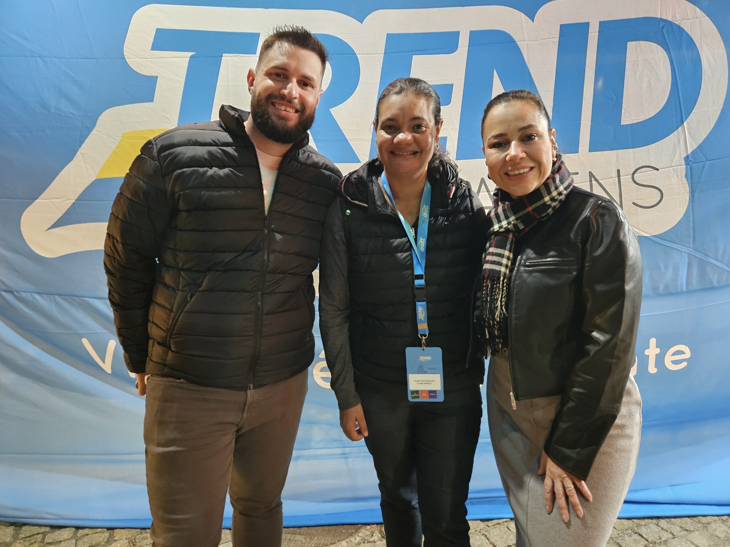 Vilma Paes, da Trend, entre Danilo Tomazele e Priscila Pereira, da Atlantica Hospitality