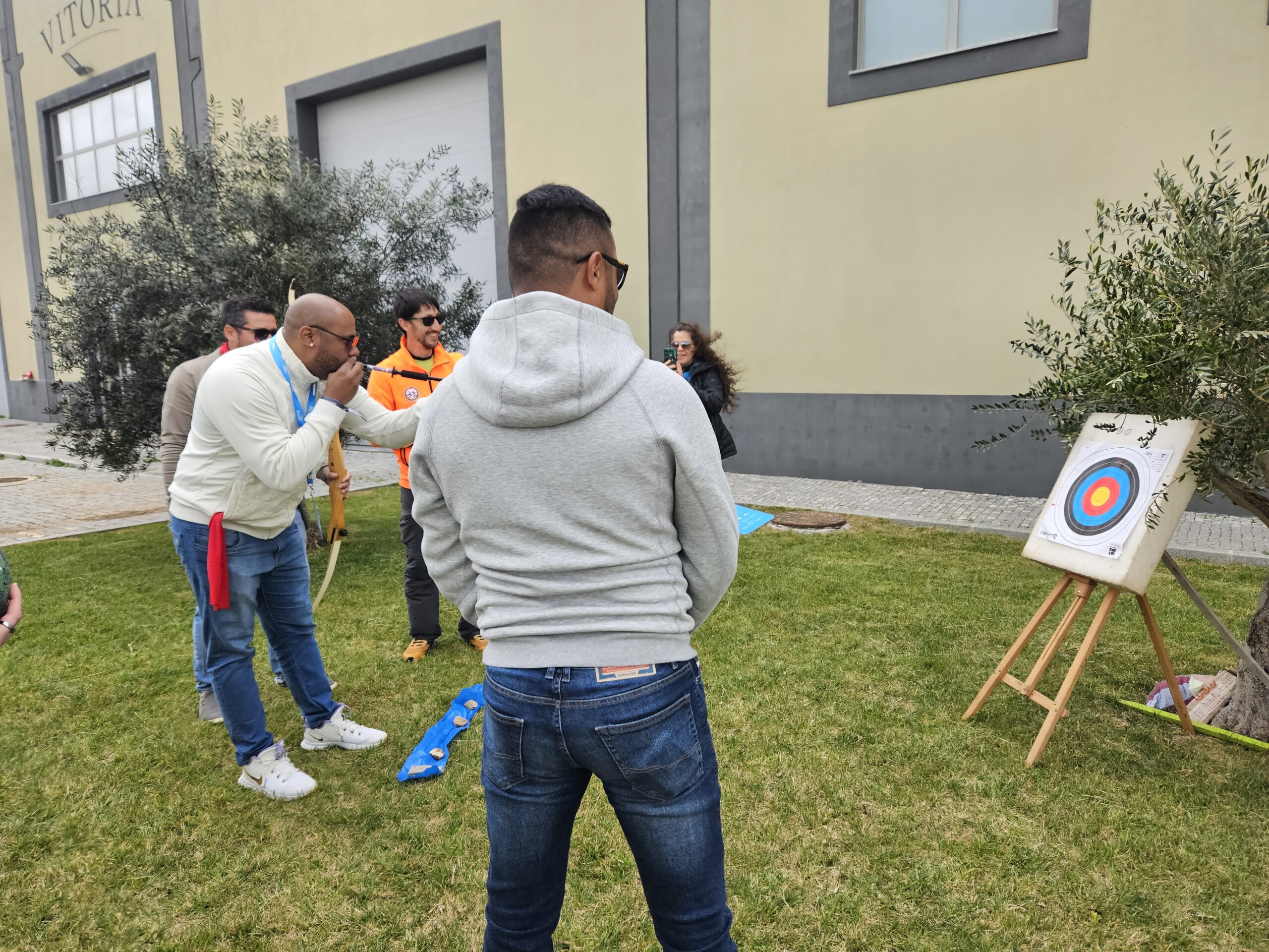 Tiro ao alvo com zarabatana Tiro ao alvo com zarabatana
