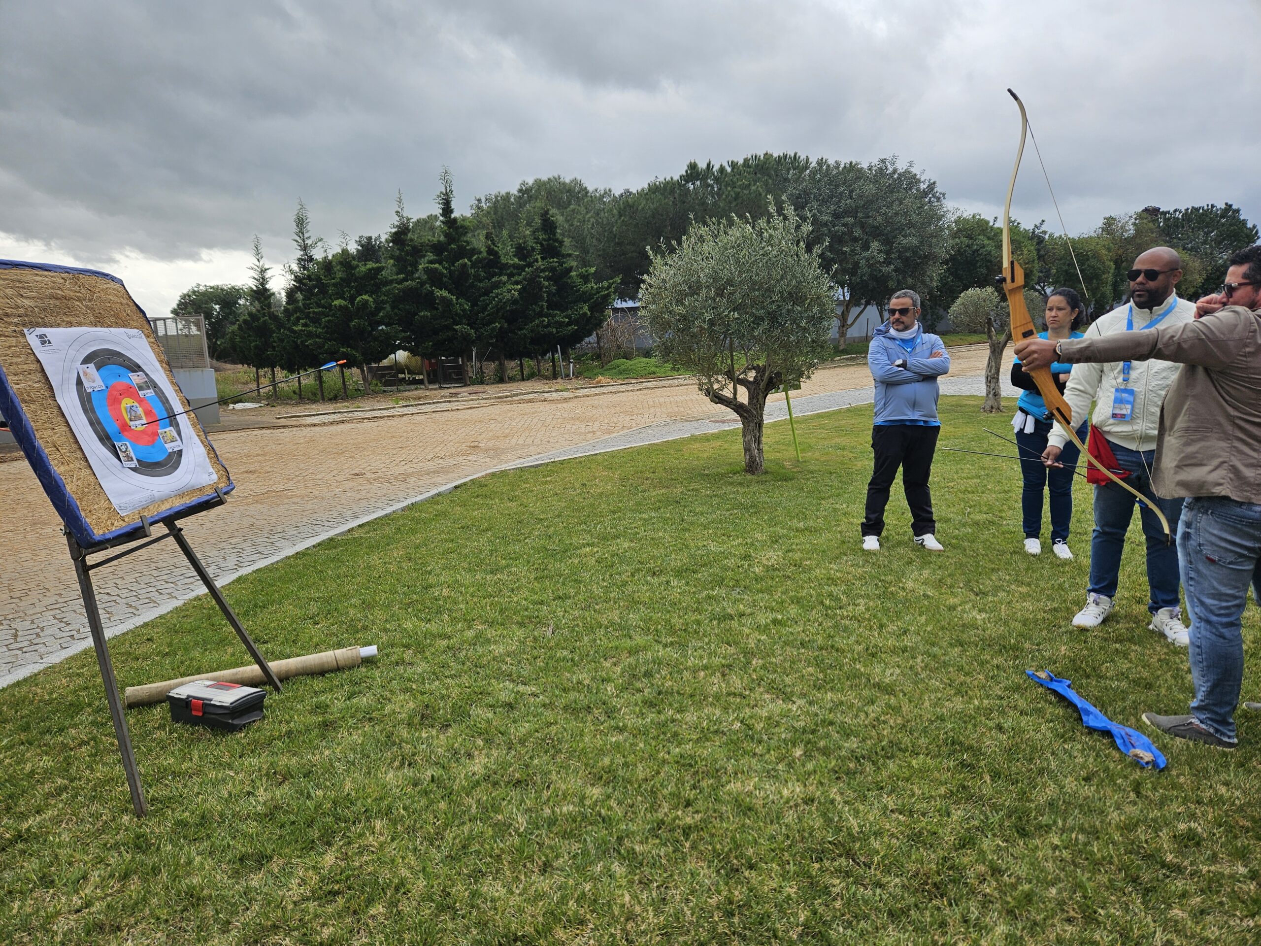 Nesta prova, dois grupos se enfrentam Nesta prova, dois grupos se enfrentam