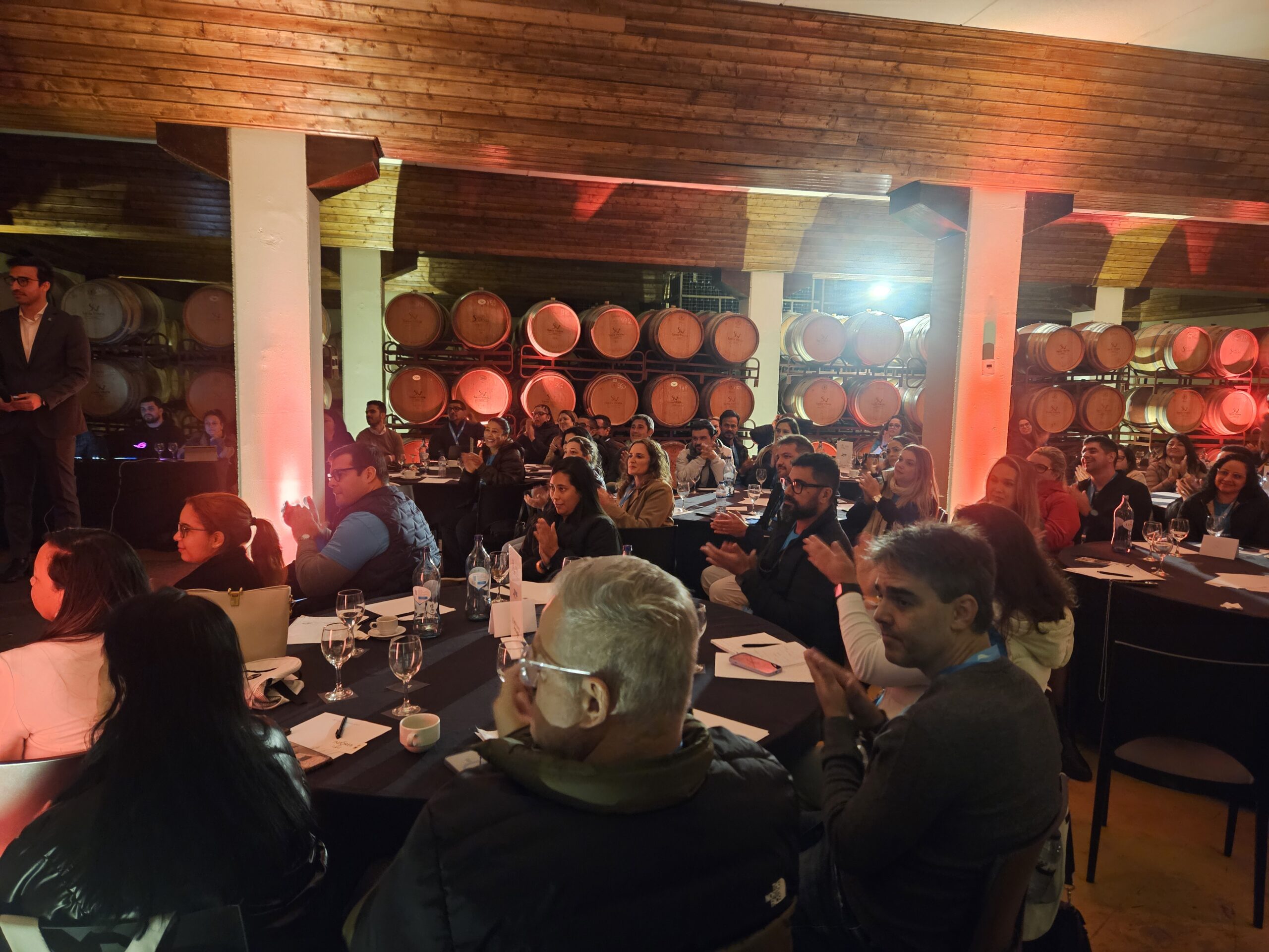 Plenárias e rodadas de negócios Plenárias e rodadas de negócios