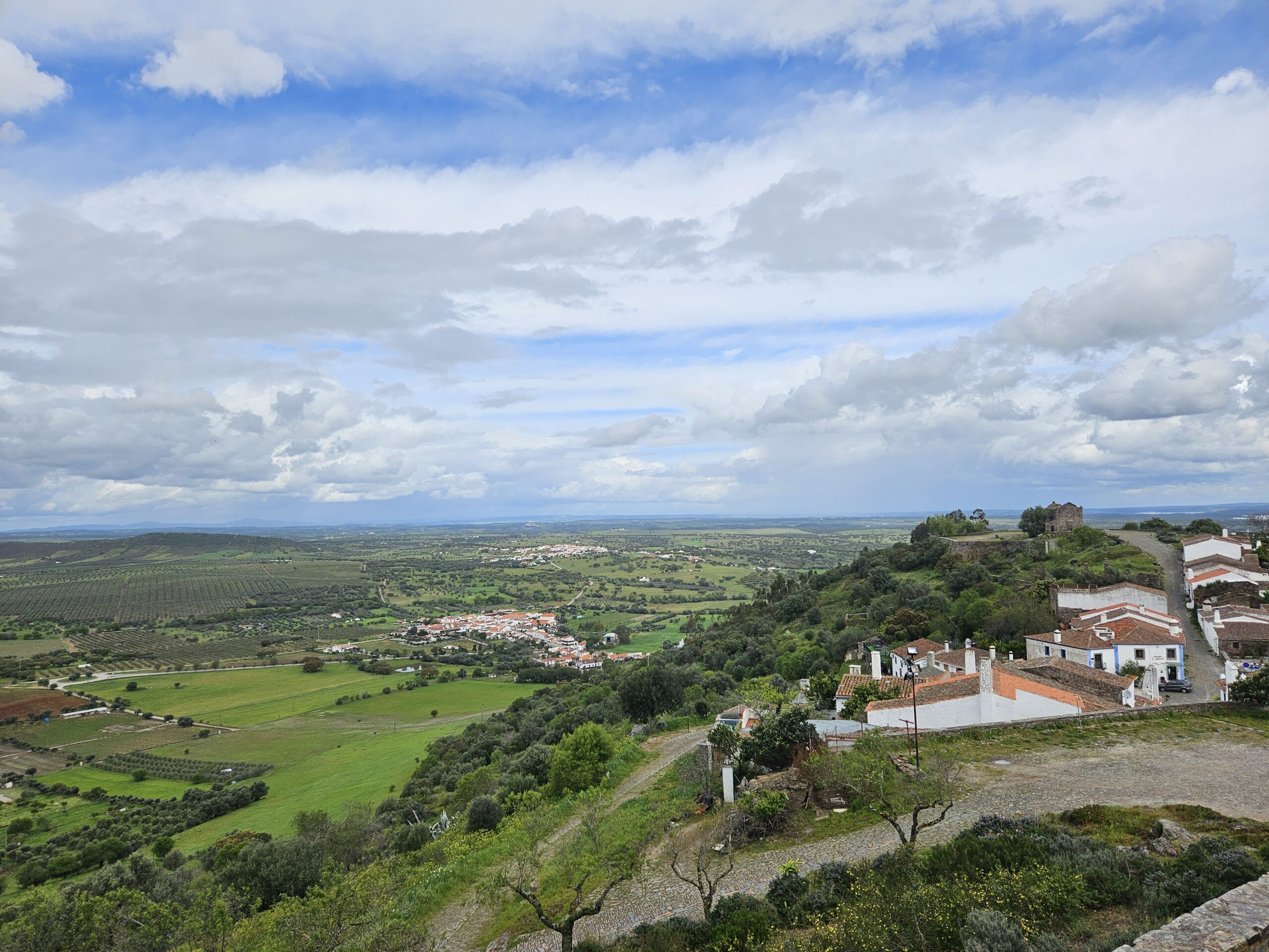 A região foi a primeira a ser reconhecida internacionalmente como um local privilegiado para a observação do céu noturno, pela baixa poluição luminosa e pelo número de noites com céu limpo