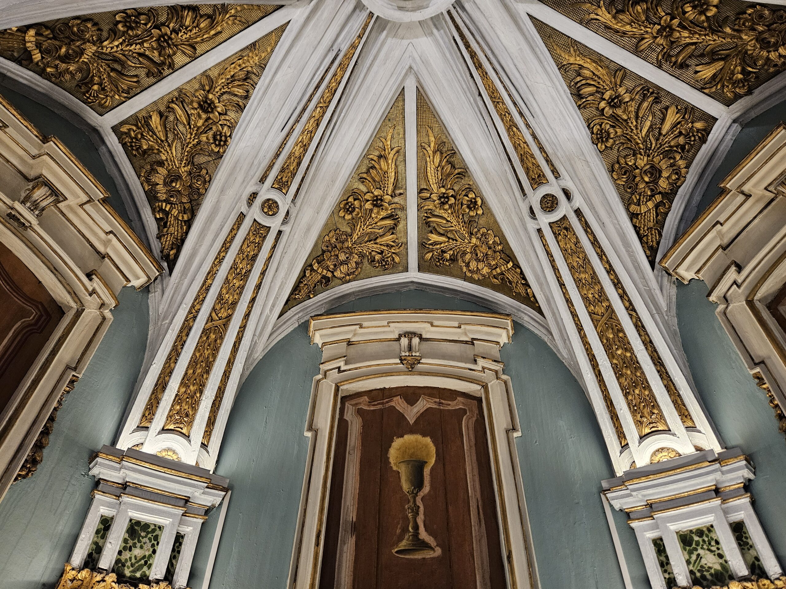 Teto do modelo da capela-mor da Sé de Évora