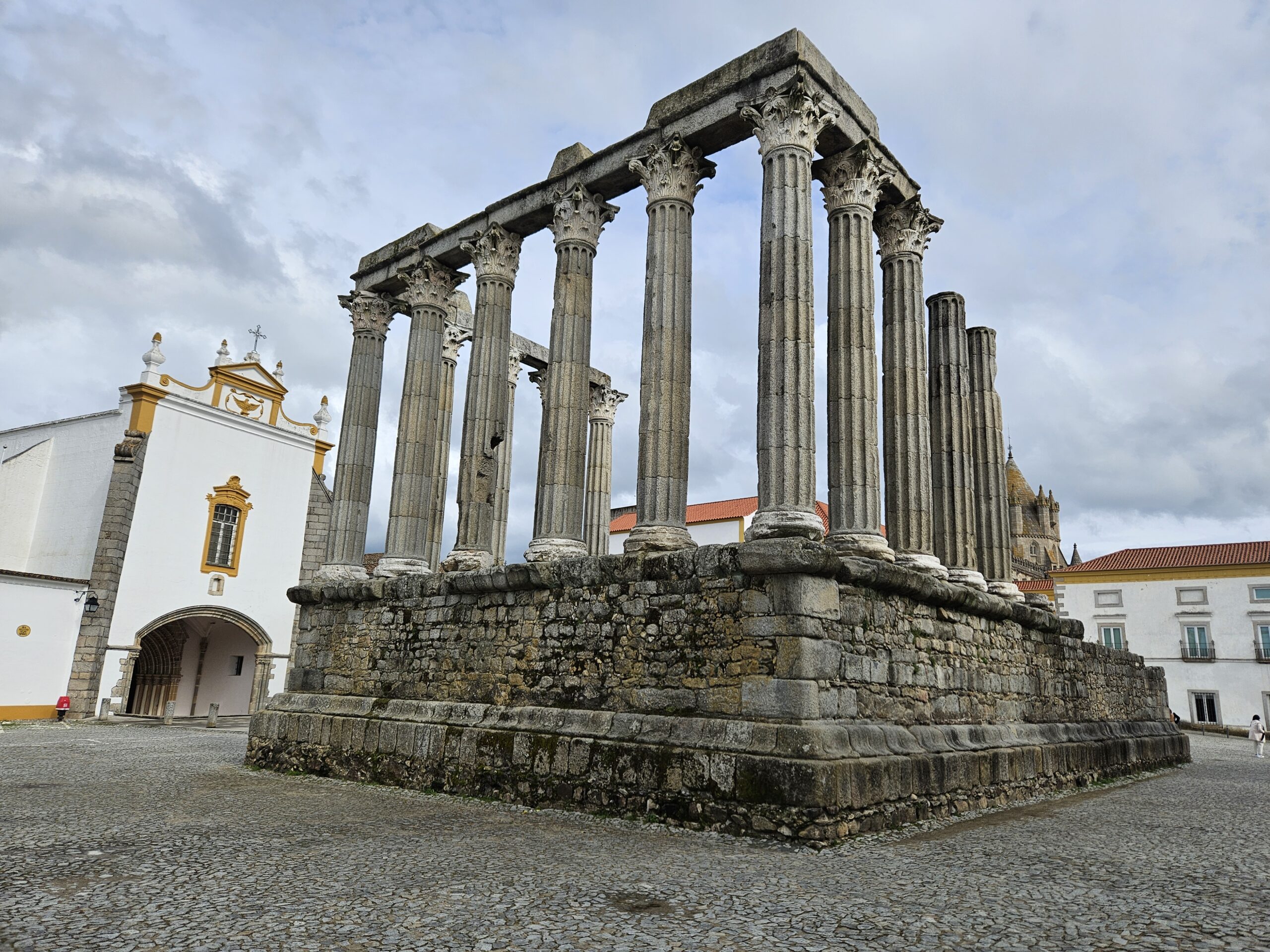 Faz parte do centro histórico da cidade, o qual foi classificado como Patrimônio Mundial pela Unesco