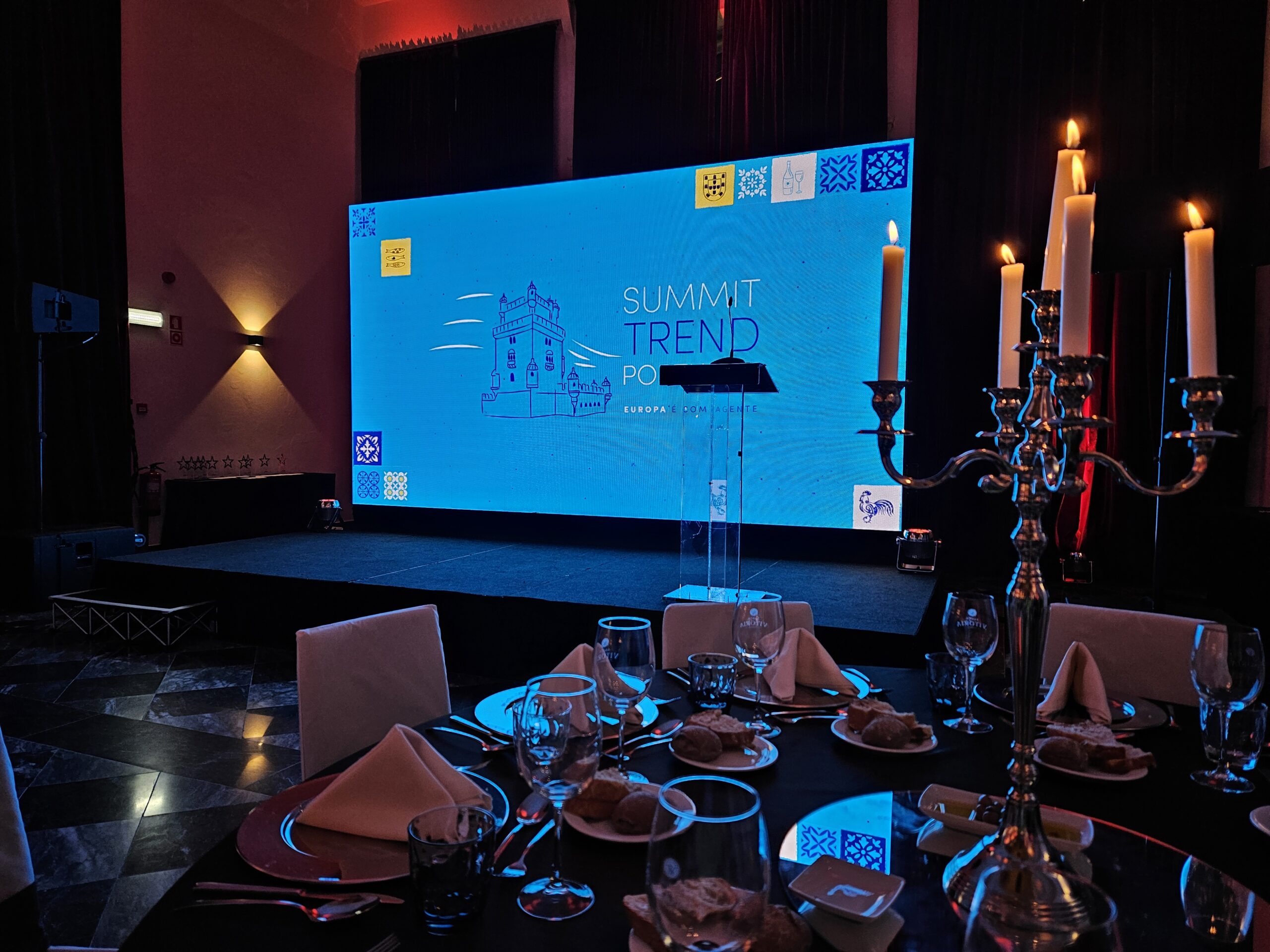 No total, 10 funcionários foram premiados