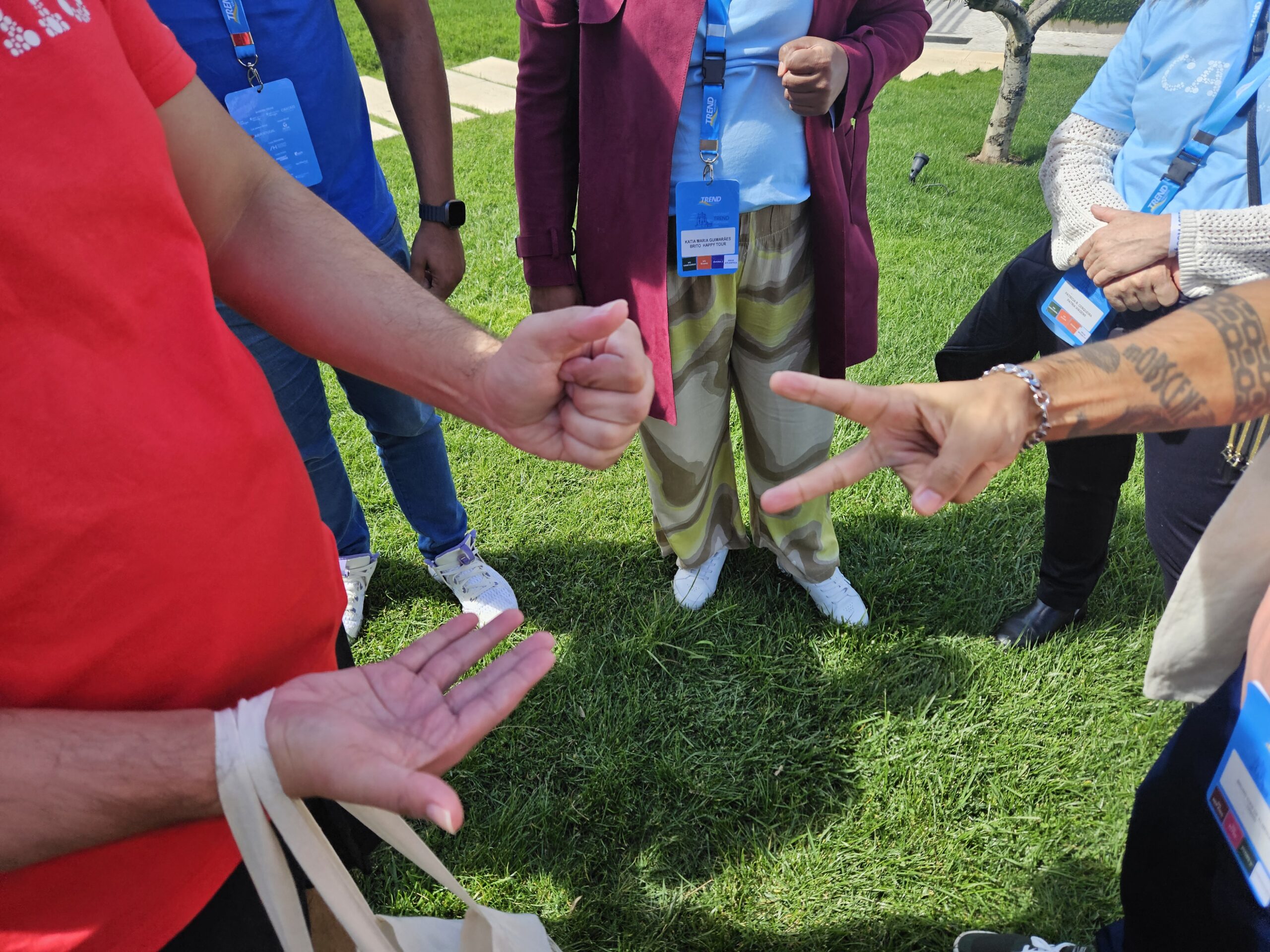 Brincadeira de jokenpô para aquecer os grupos