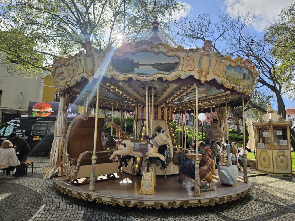 Carrossel da praça central de Cascais
