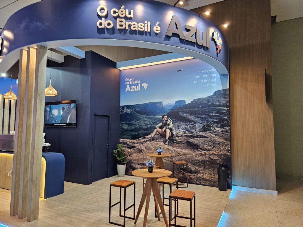 Estande da Azul