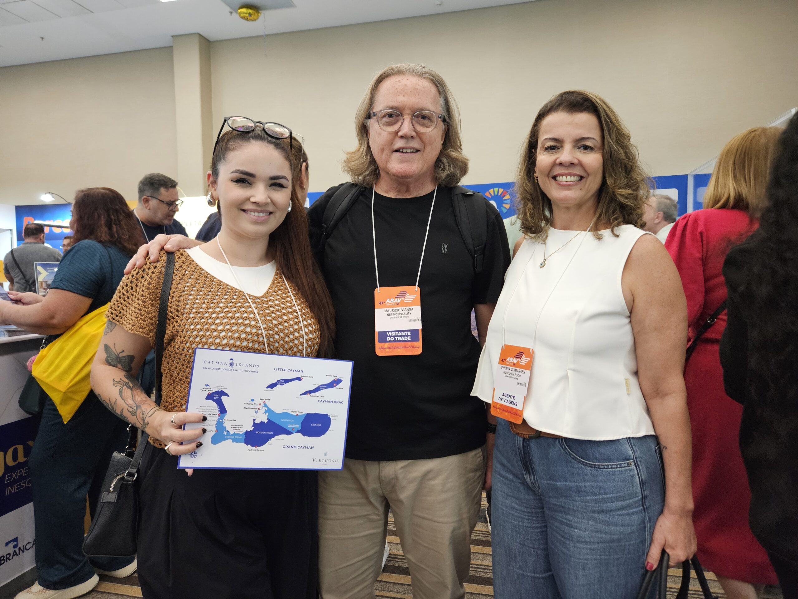 Marcella Ramalho, Maurício Viana e Dyrana Guimarães, de Grand Cayman