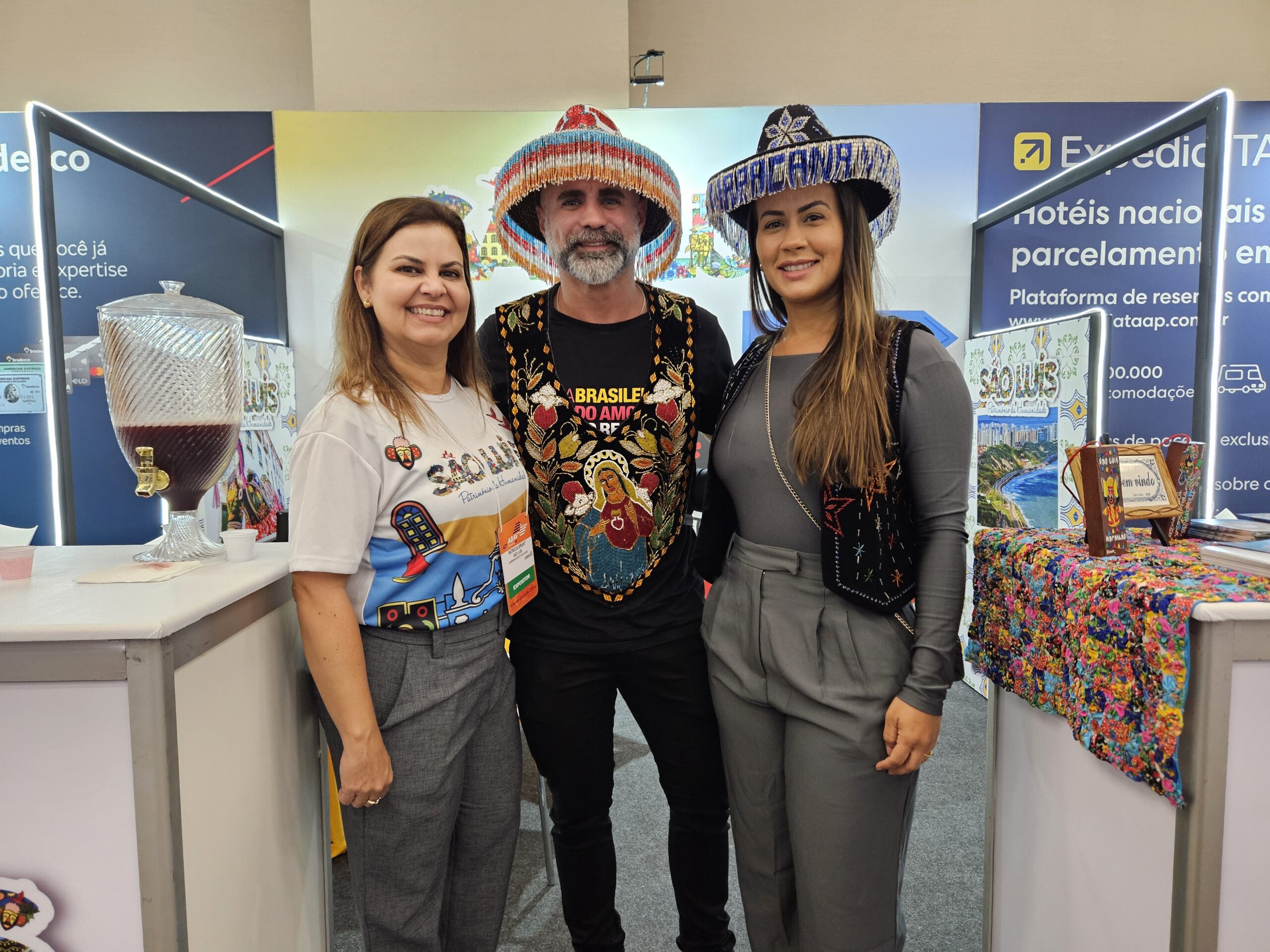 Patricia Brant, Saulo Ribeiro, de São Luís, e Dayana Barbosa, presidente da Abav-MA