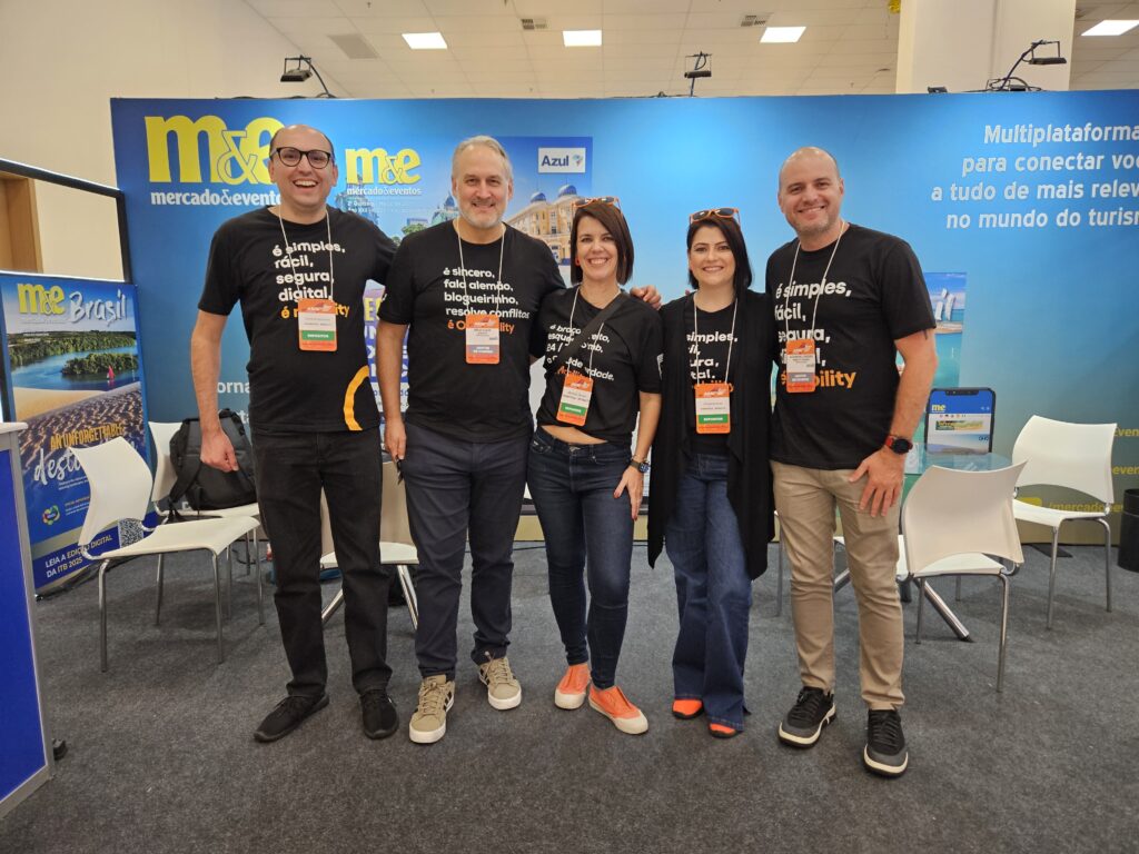 Equipe Mobility no estande do M&E