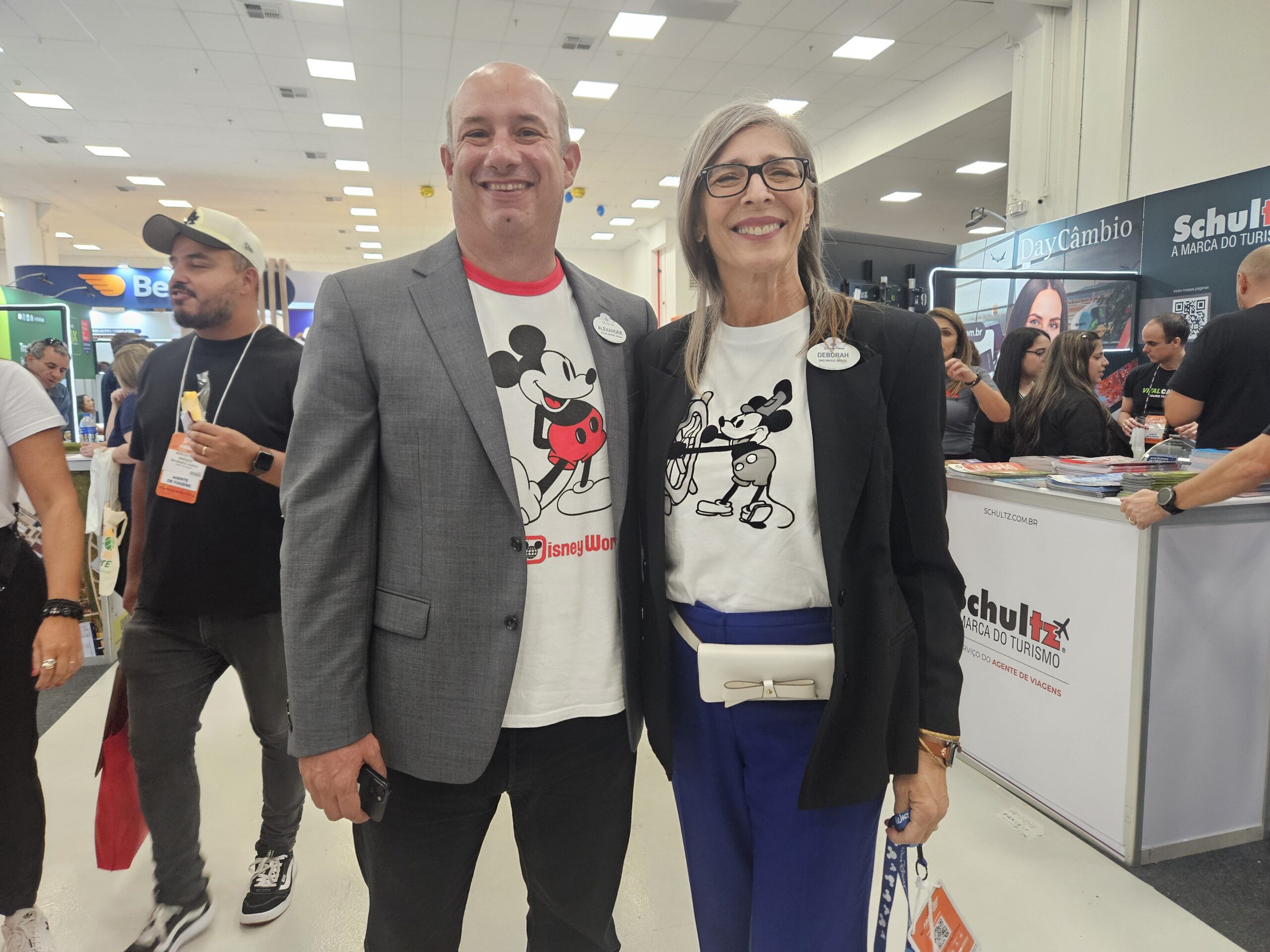 Alexander Haim e Deborah Baldin, da Disney