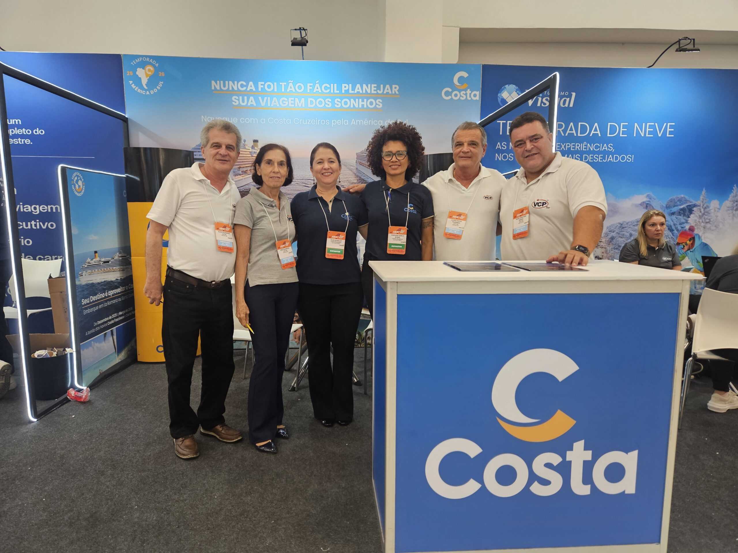 Estande da Costa Cruzeiros