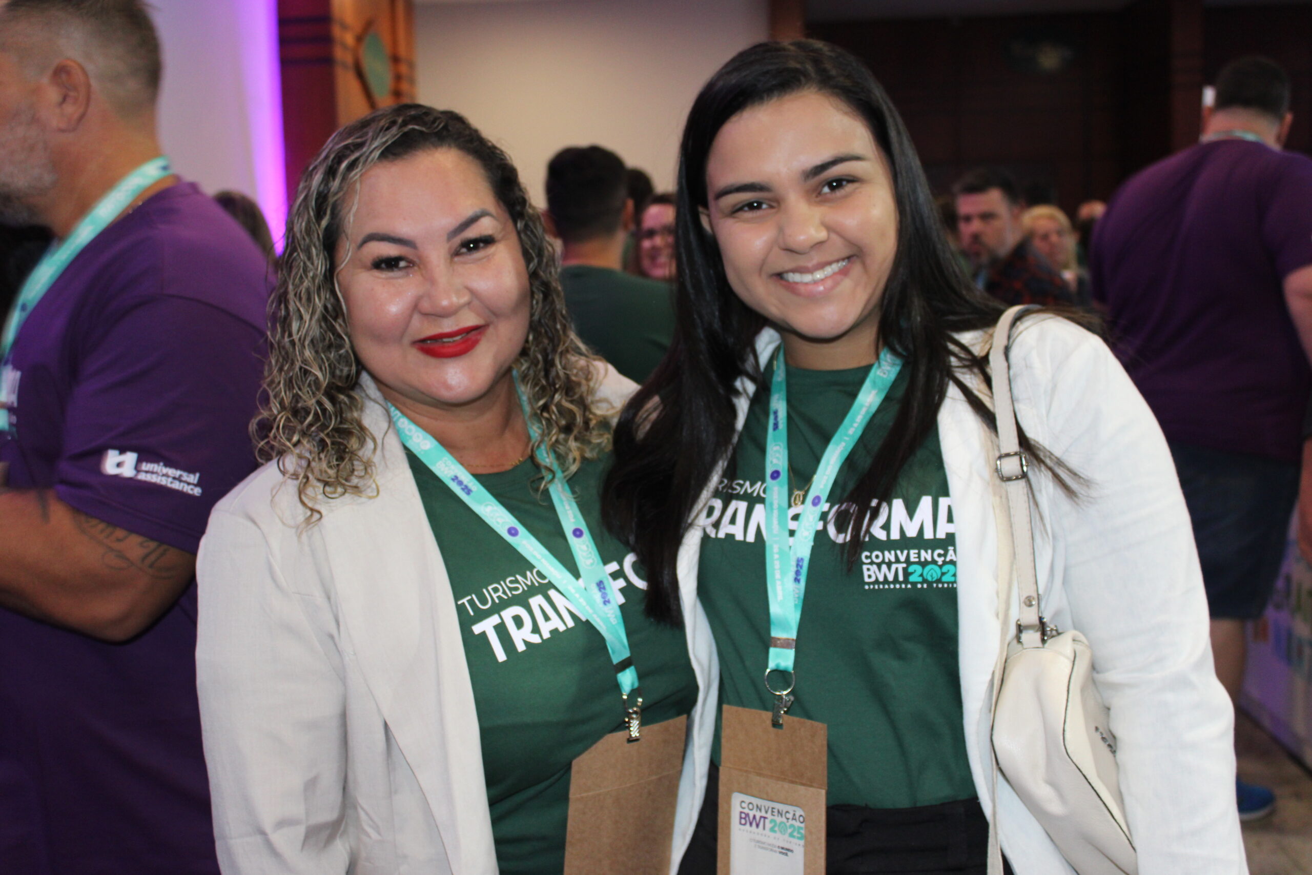 Alessandra Ferreira, da Happy Day Viagens e Turismo, e Kamilla Pedroni, da Aurora Turismo