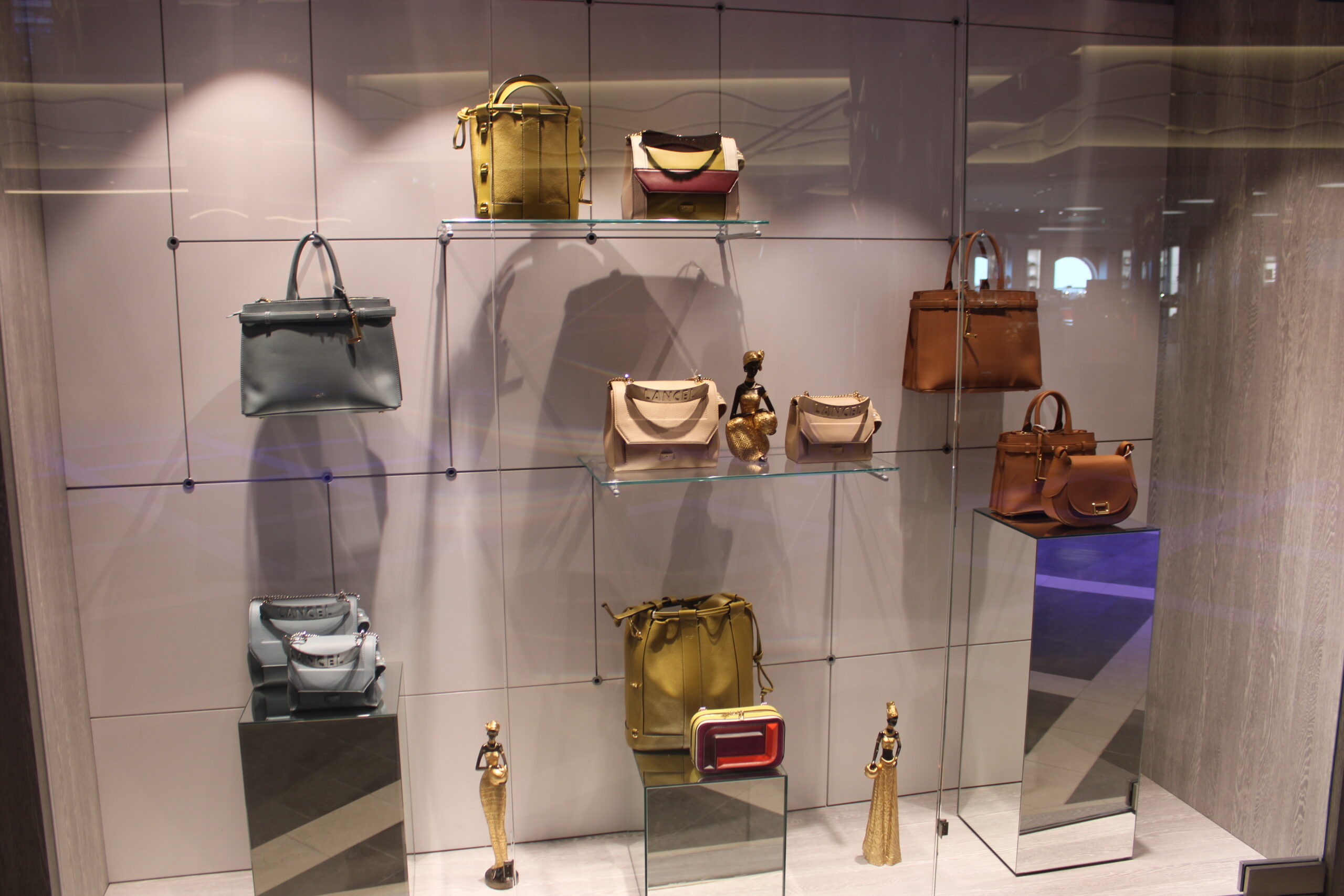 Alguns itens disponíveis no Boutique