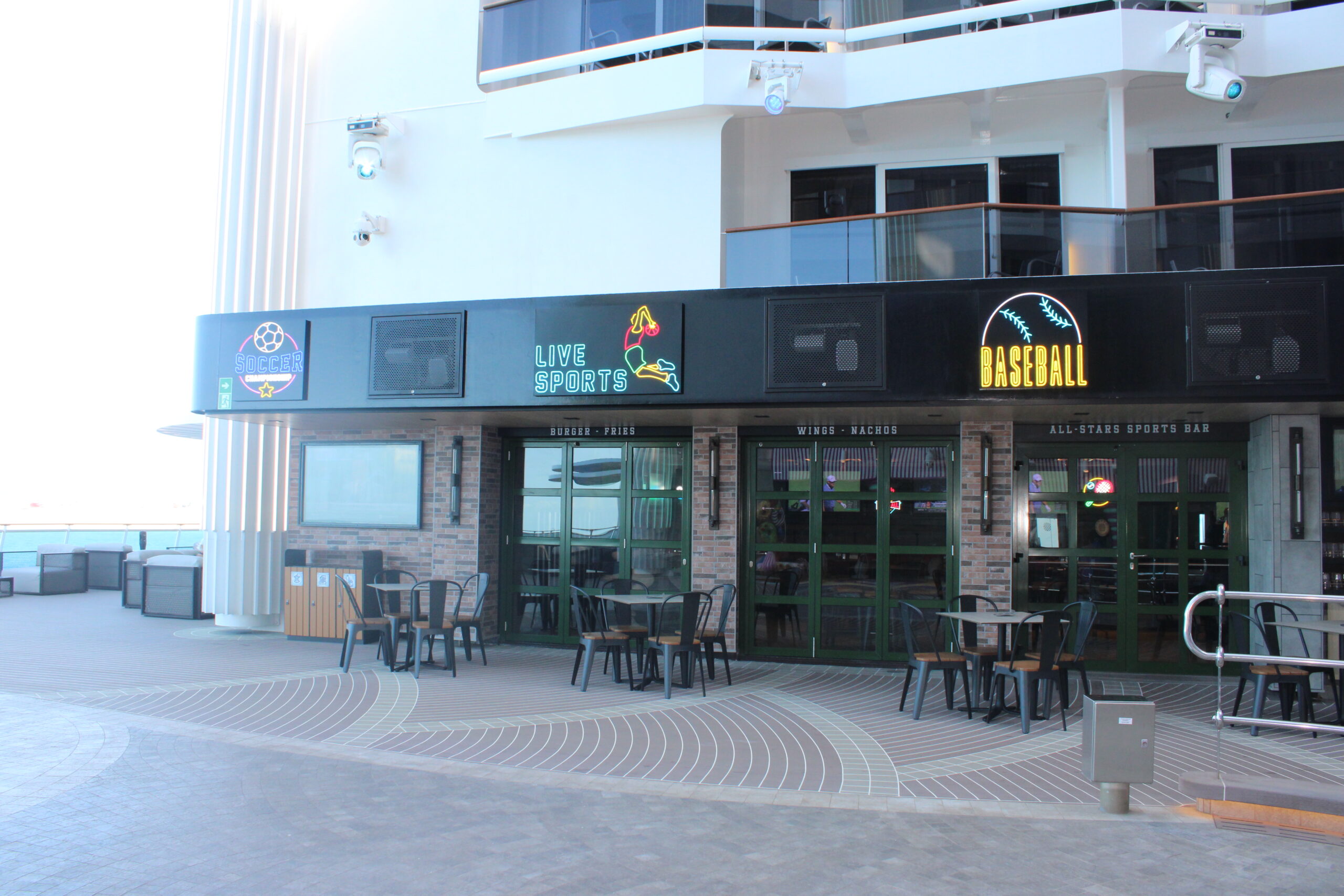 All Stars Sports Bar, localizado na Promenade