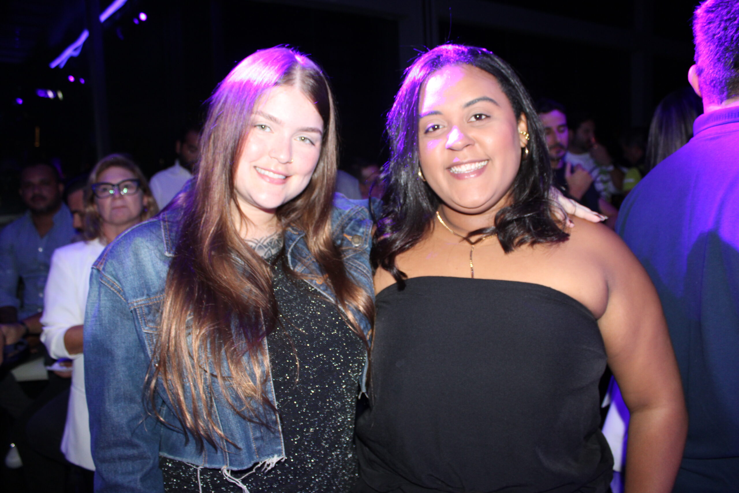 Ana Pieridisi e Tawane Santos, da Housi Ana Pieridisi e Tawane Santos, da Housi