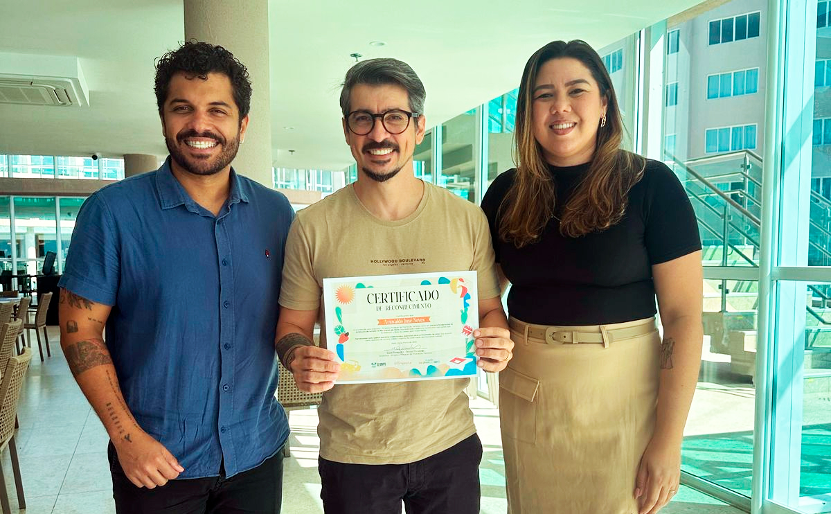 Emprotur/RN premia Ariva Neves, gerente de MKT da FRT Operadora 1 Ariva Emprotur Emprotur/RN premia Ariva Neves, gerente de MKT da FRT Operadora