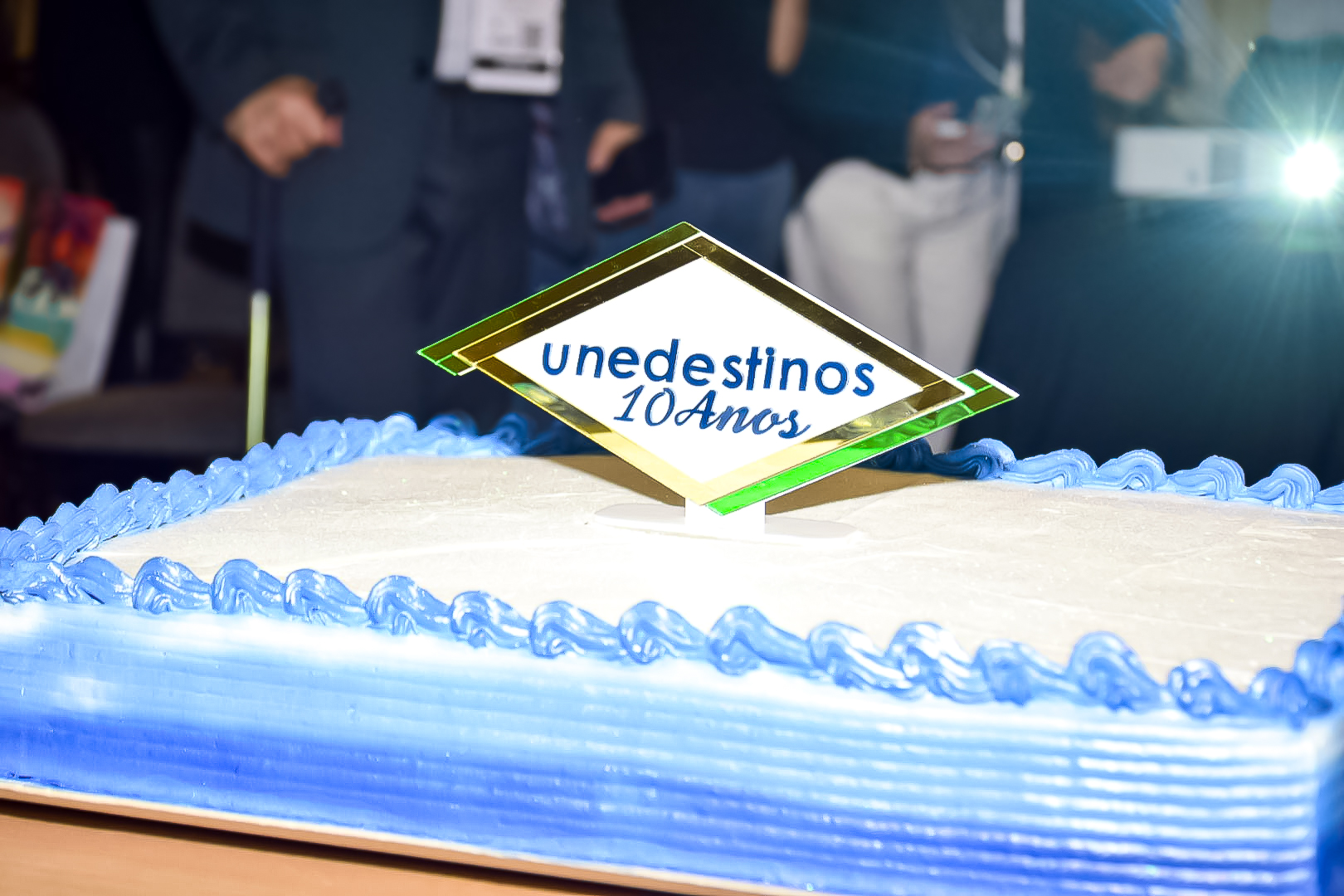 Bolo comemorativo da Unedestinos