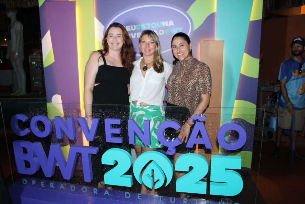Caroline Goethals, da Premier Turismo; Djouzi Américo, da Viagens com Experiência; e Juliane Denck, da PGZ Viagens