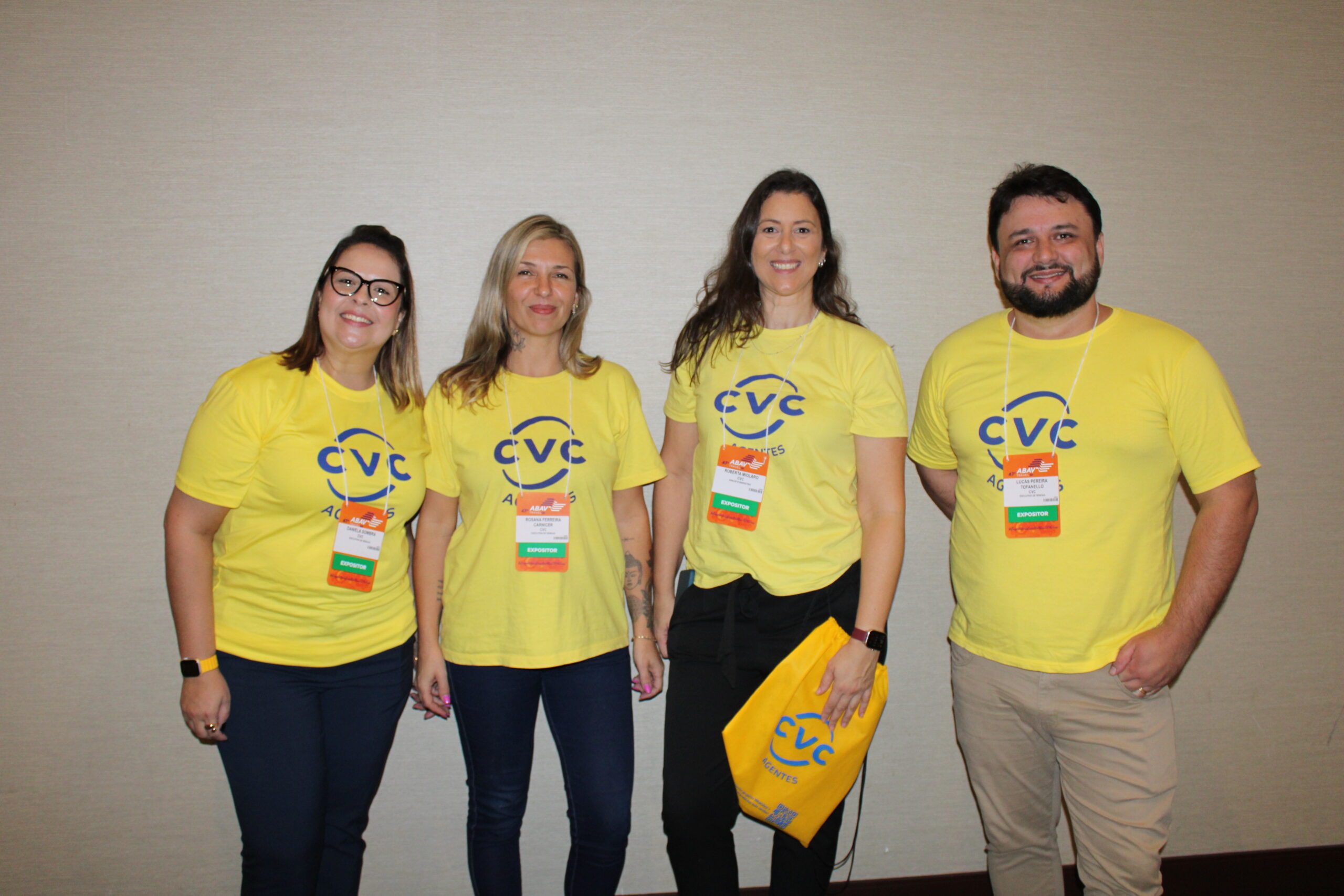 Daniela Sobral, Rosana Ferreira, Roberta Miolaro e Lucas Ferreira, da CVC Daniela Sobral, Rosana Ferreira, Roberta Miolaro e Lucas Ferreira, da CVC