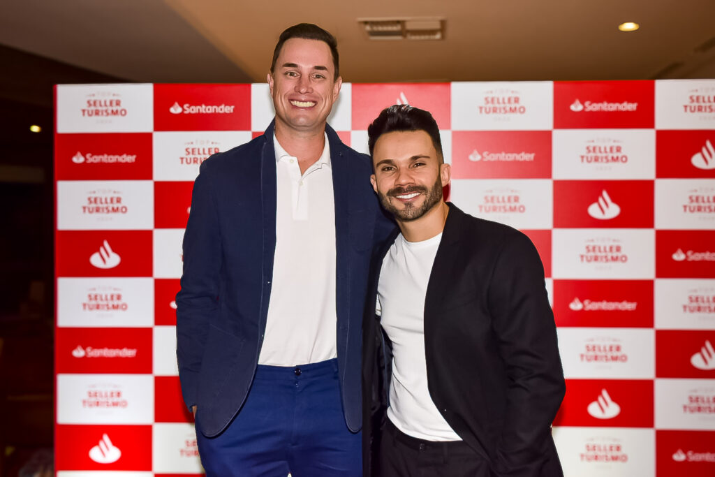 Diogo Marinho, do Santander com Angelo Marcolin, da Mundo A8