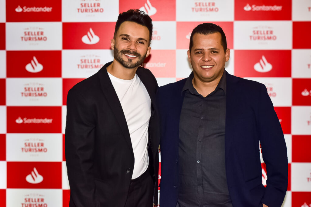 Diogo Marinho, do Santander com Osvaldo Neto, da Declara Viagens