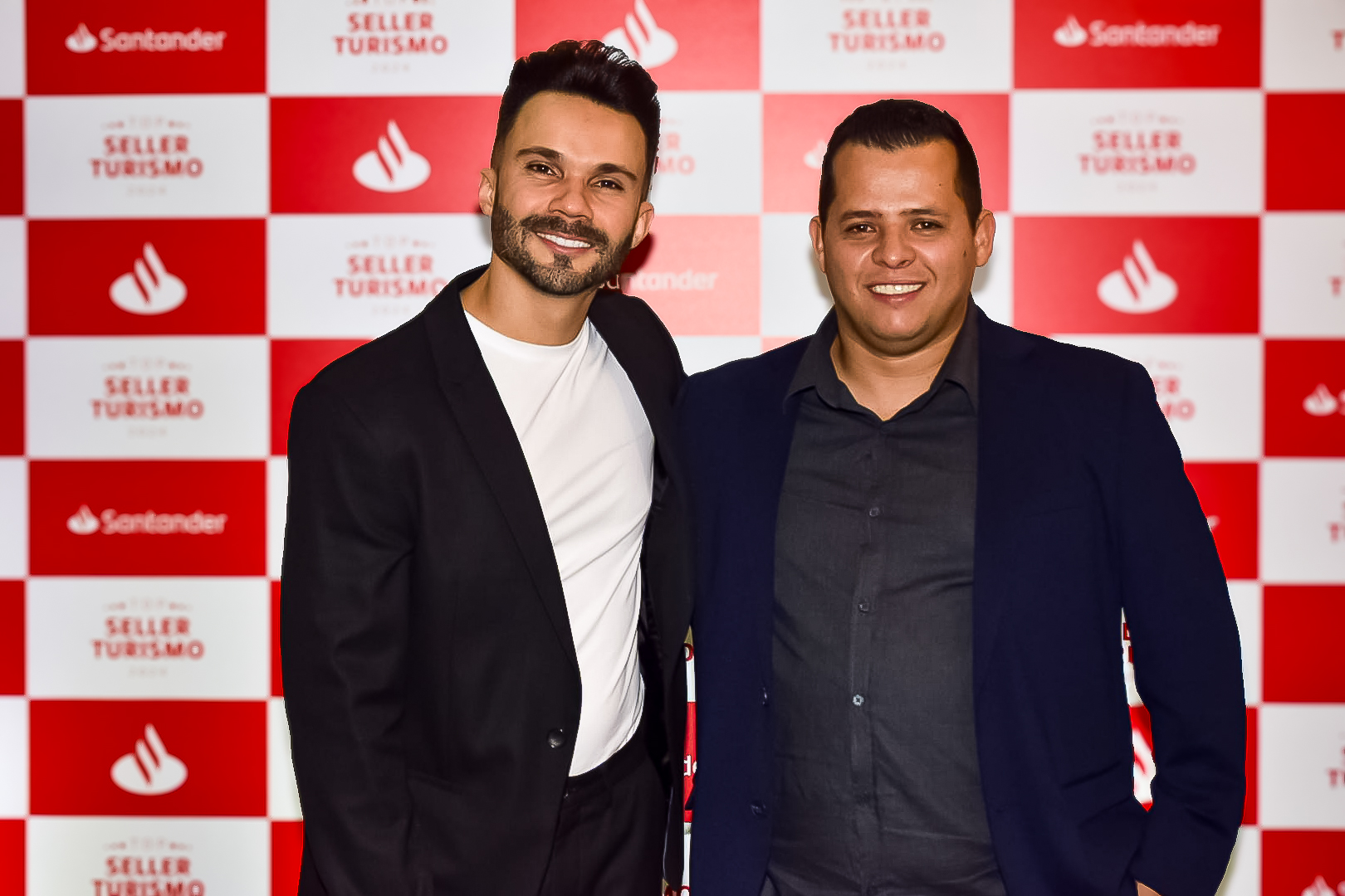Diogo Marinho, do Santander com Osvaldo Neto, da Declara Viagens