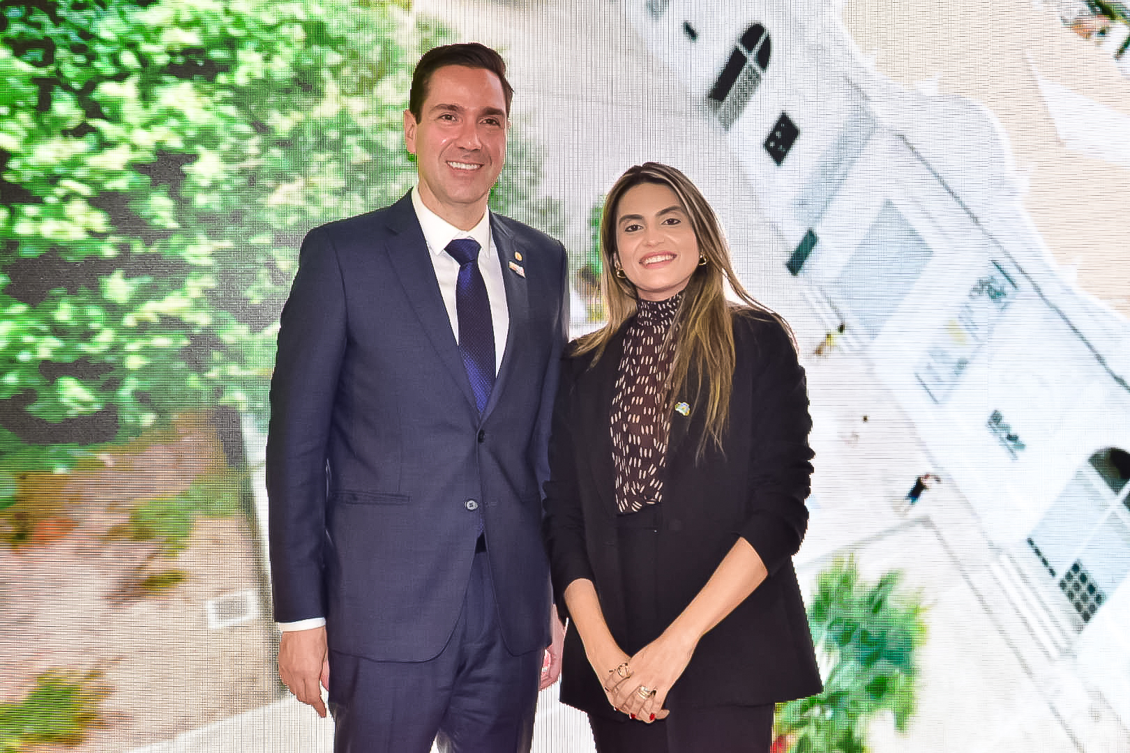 Eduardo Bismarck, secretário de Turismo do Ceará, e Denise Carrá, secretaria de Turismo de Fortaleza Eduardo Bismarck, secretário de Turismo do Ceará, e Denise Carrá, secretaria de Turismo de Fortaleza