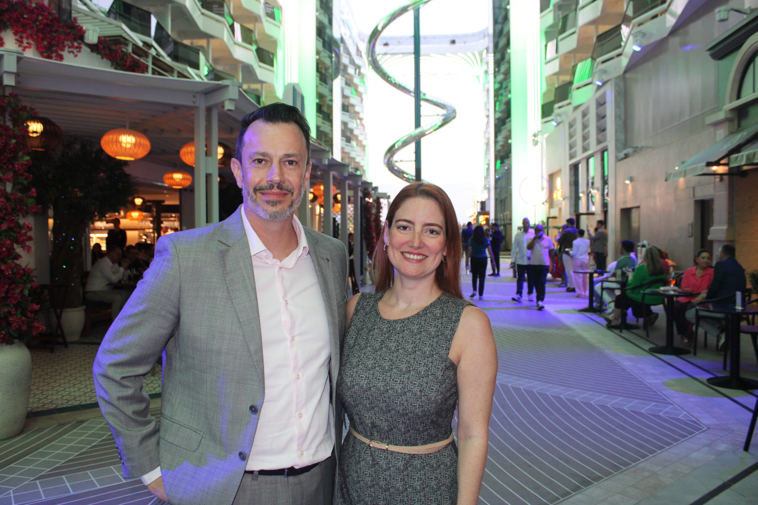 Eduardo Mariani e Fernanda Zebral, do Marketing da MSC Eduardo Mariani e Fernanda Zebral, do Marketing da MSC