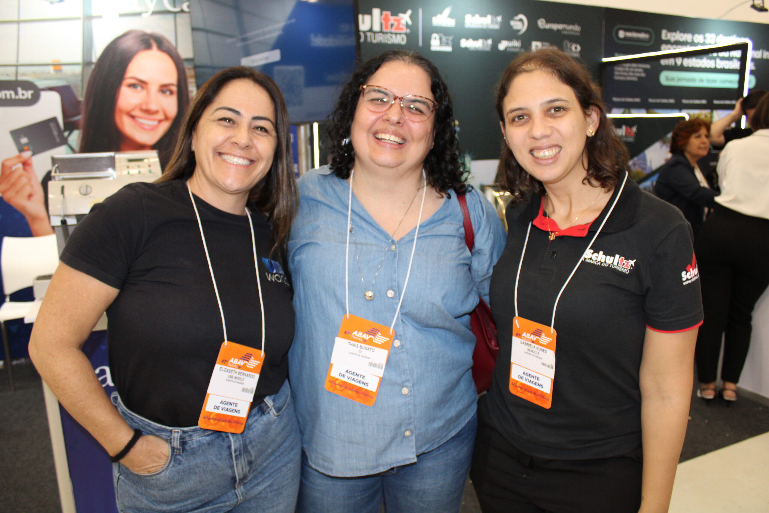 Elizabeth Bernardo, Une World, Thais Busato, CI, Gabriela Nunes, Schultz