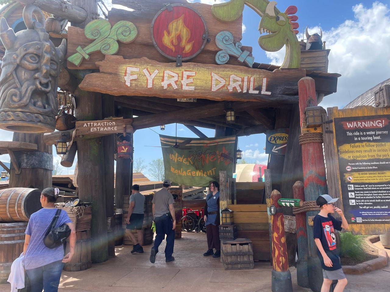 Entrada da atração Fyre Drill