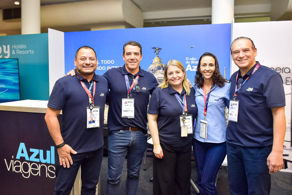 Equipe da Azul Viagens na MTM
