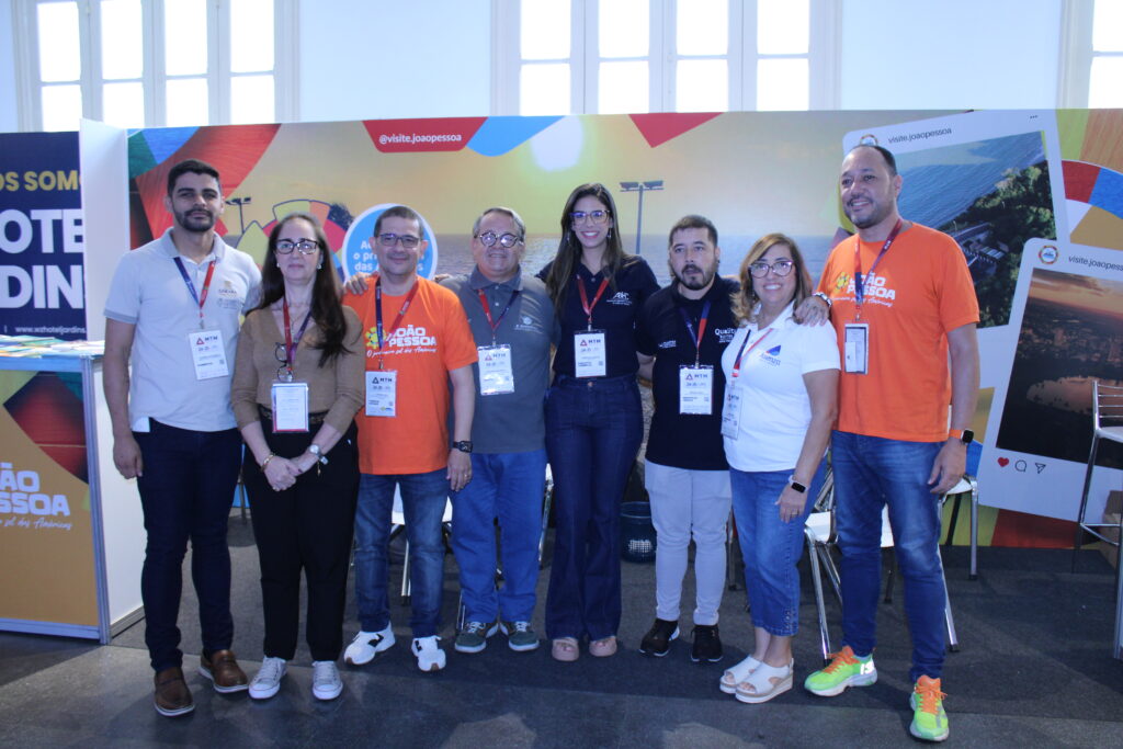 Equipe de João Pessoa com representantes da Abih-PB e agentes de viagens
